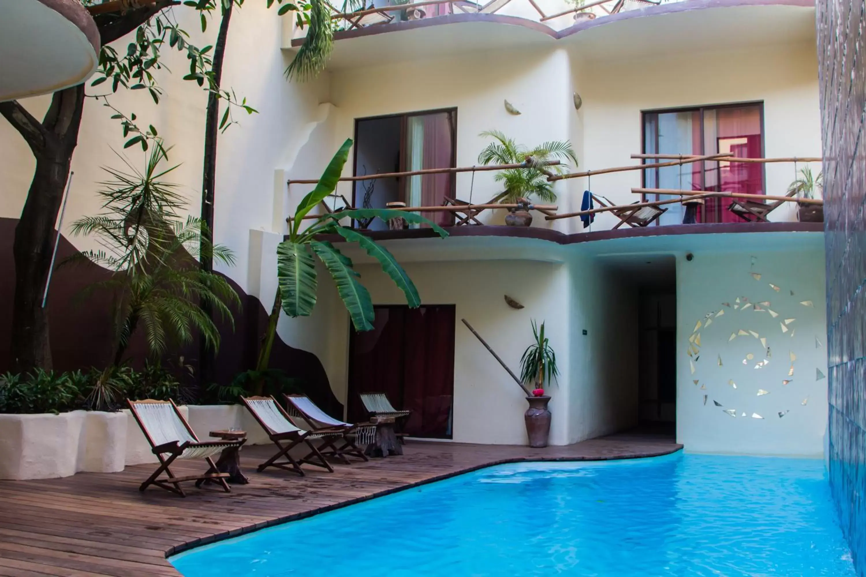 Swimming Pool in Hotel Kinbe