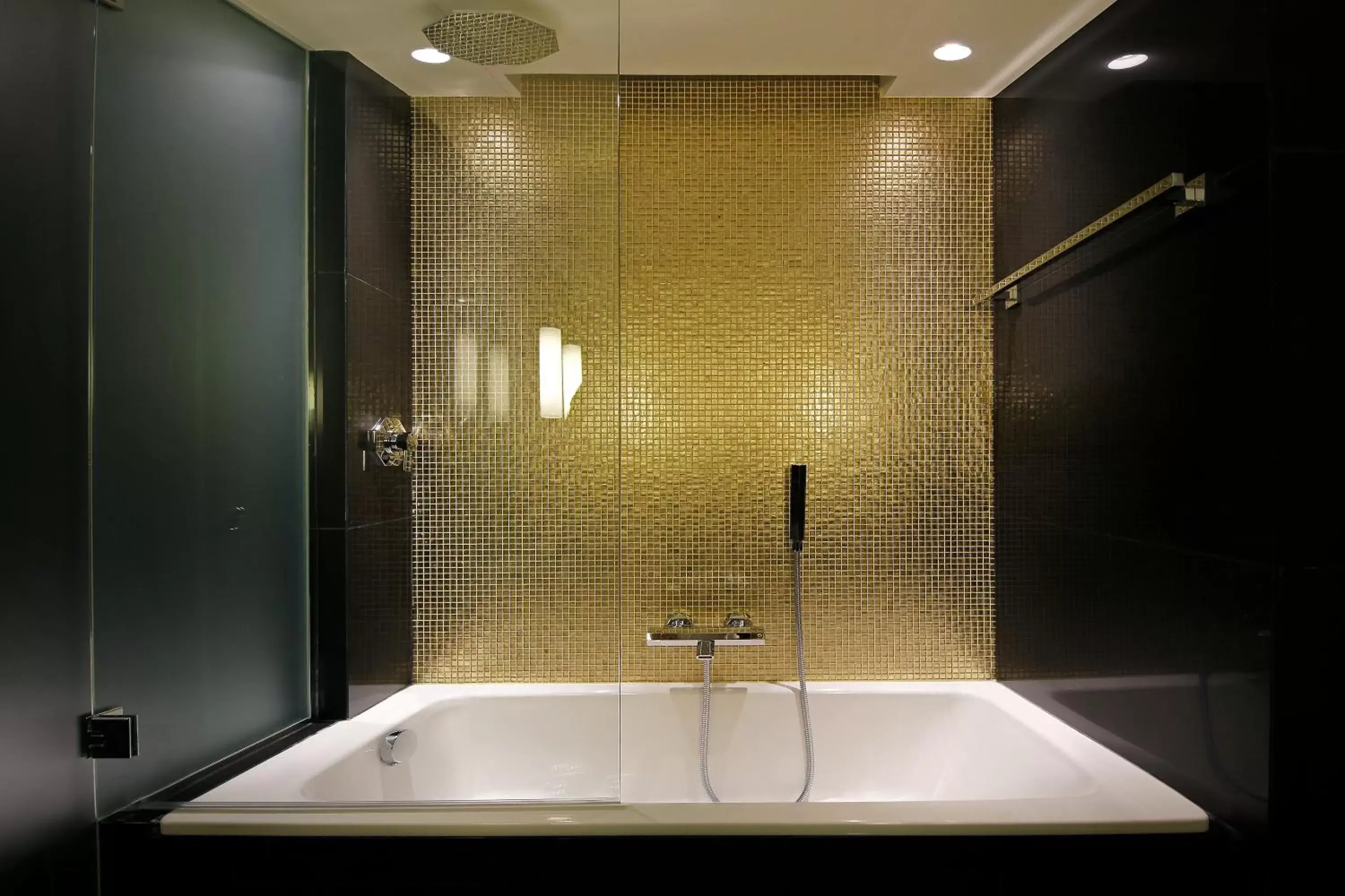 Bathroom in Hotel Opéra Richepanse
