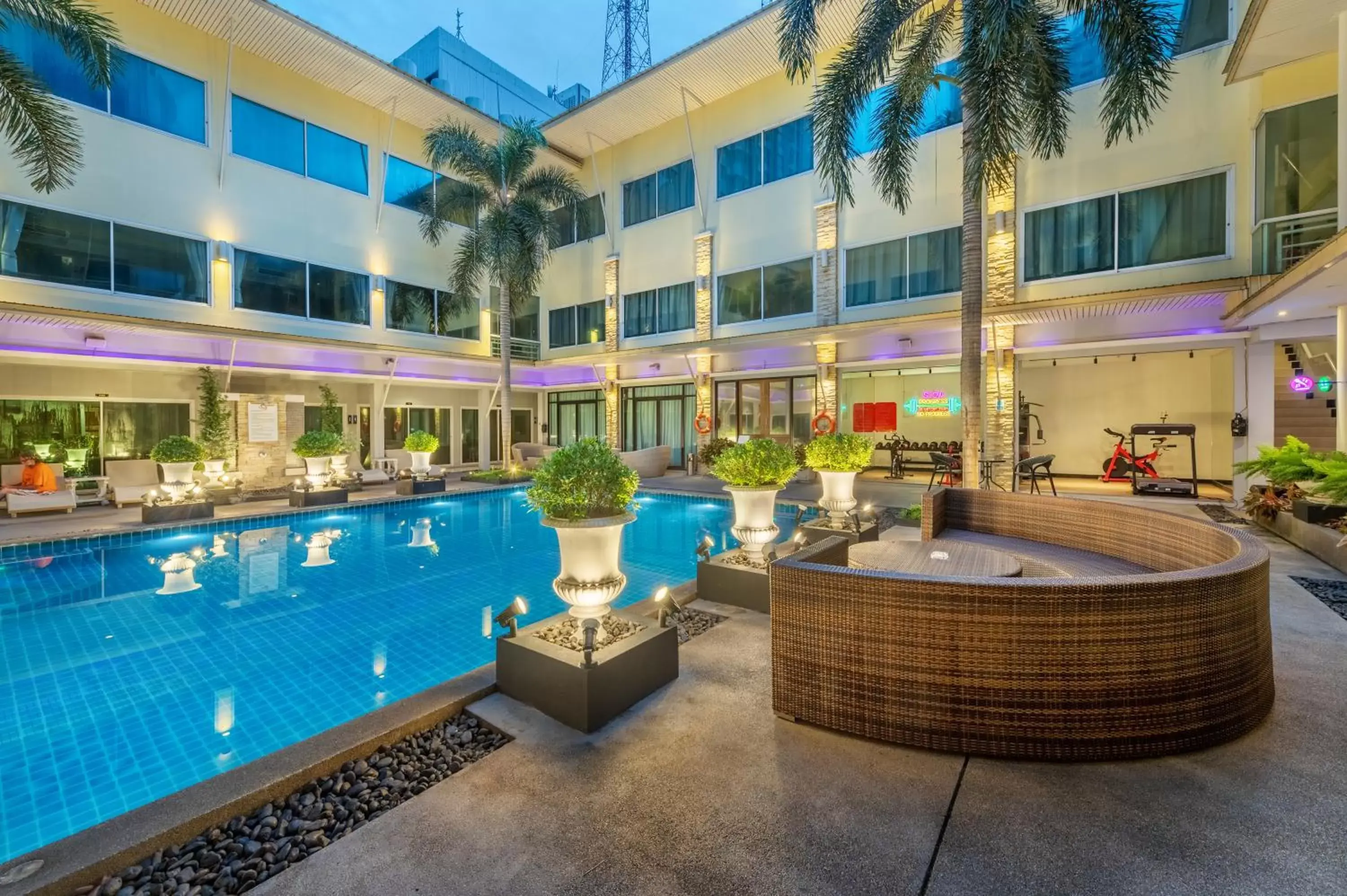 Pool view, Swimming Pool in Qiu Hotel Sukhumvit SHA Plus