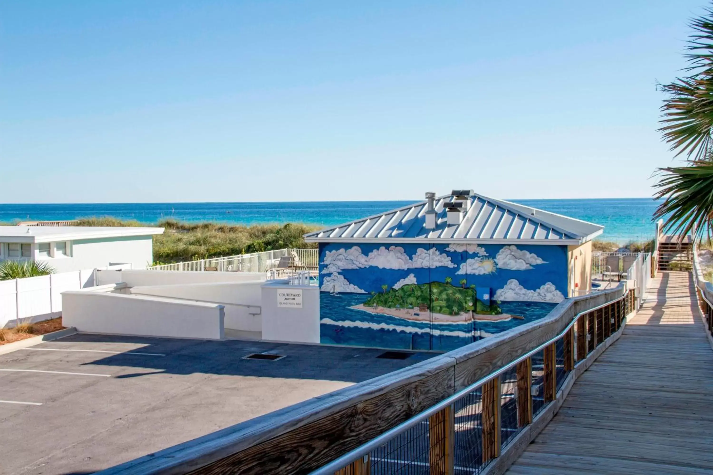 Swimming pool, Balcony/Terrace in Courtyard by Marriott Fort Walton Beach-West Destin