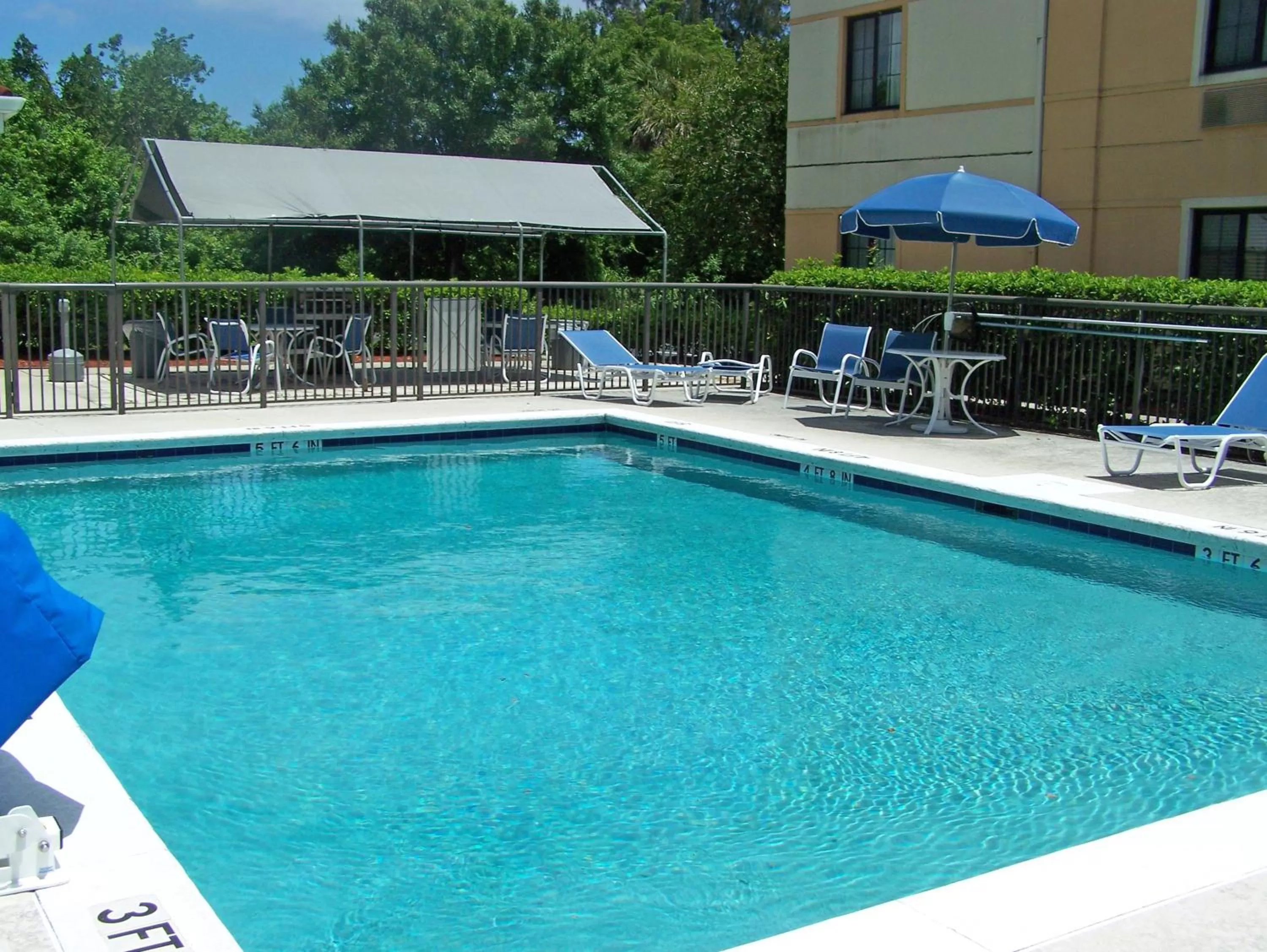 Swimming pool in Extended Stay America Suites - Melbourne - Airport