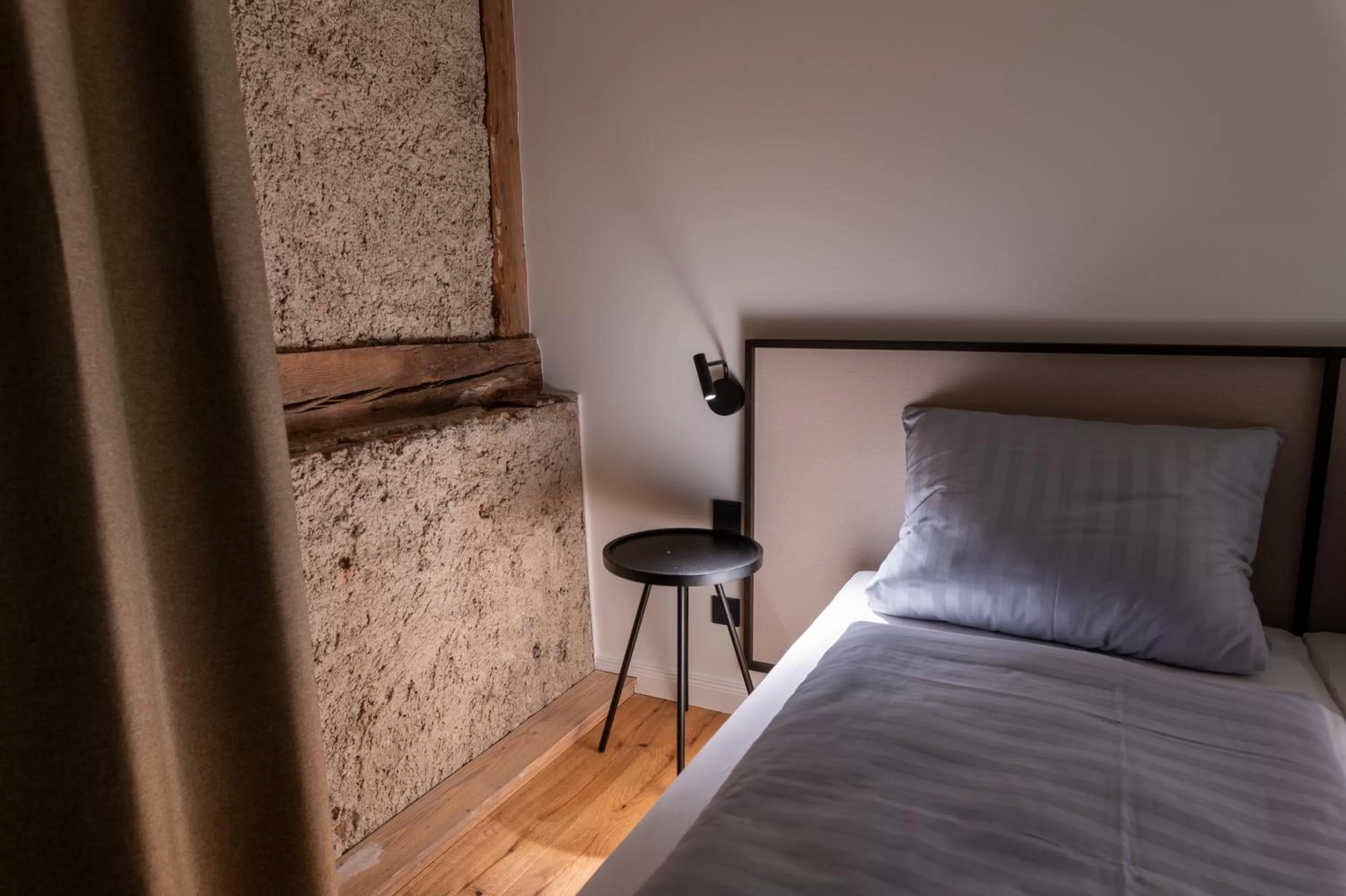 Bed in LANDHOTEL ALTE ZOLLSTATION- Historical Building