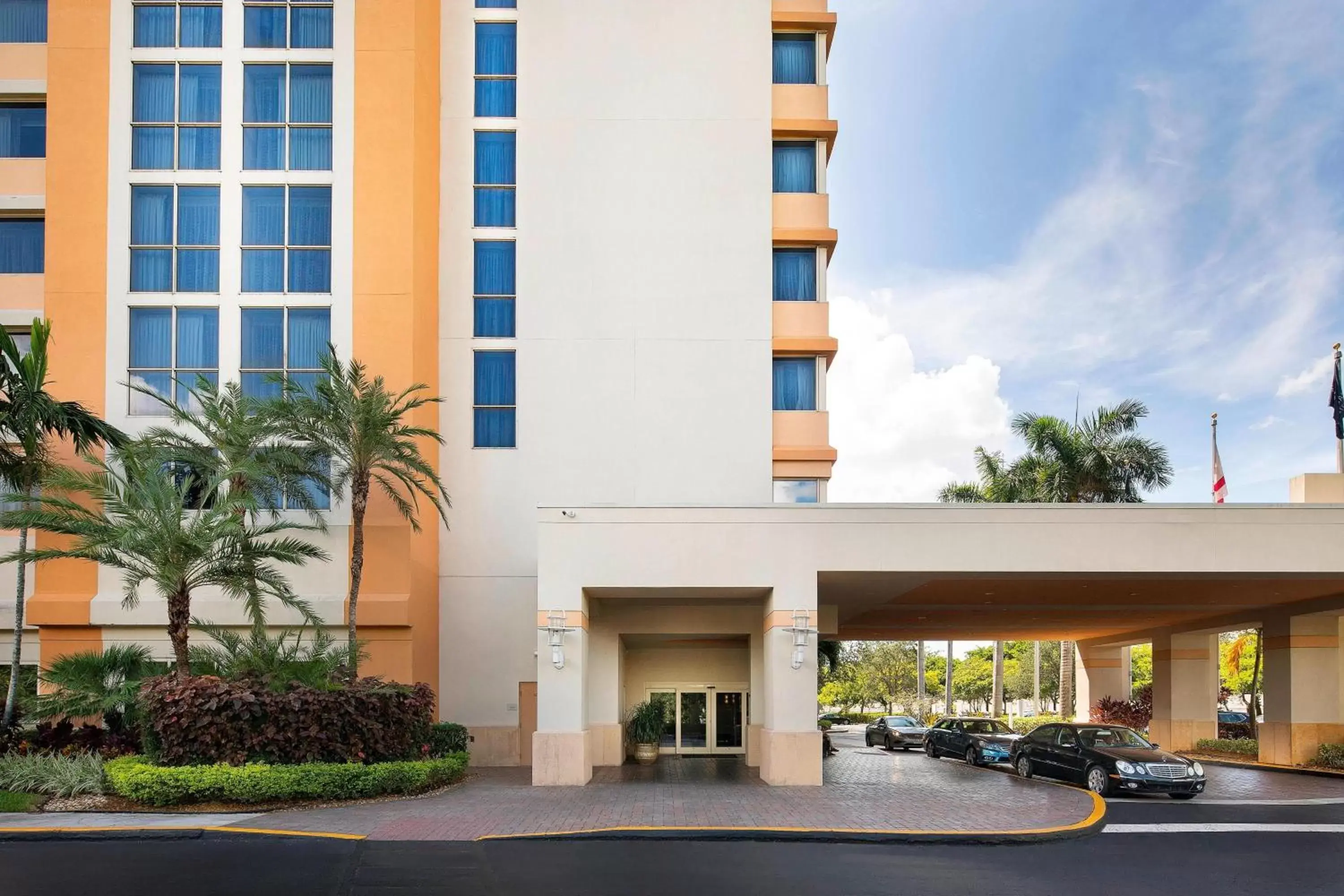 Property Building in Renaissance Fort Lauderdale West Hotel