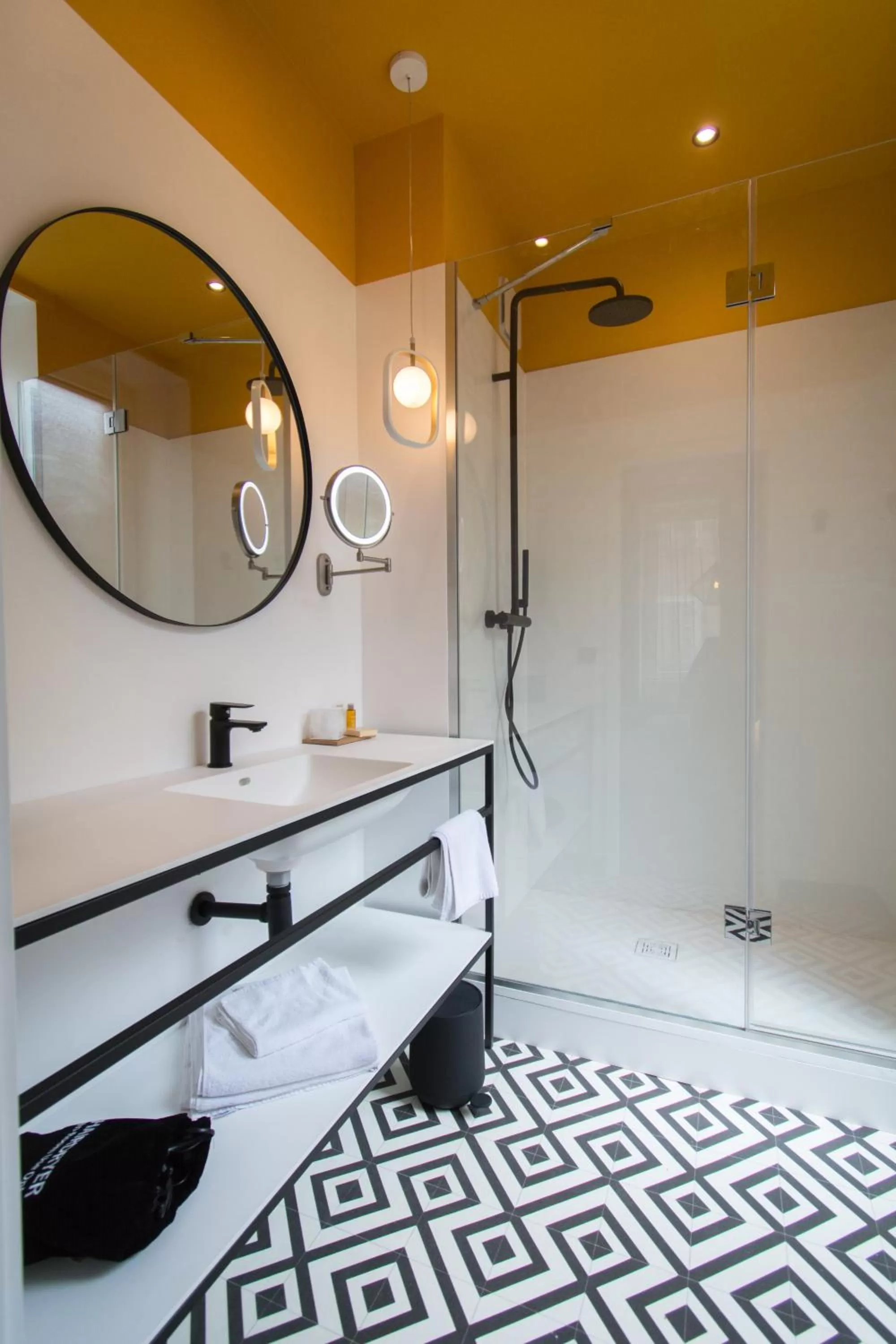 Bathroom in L' Hôtel & Spa Ribeauville- Haut-Koenigsbourg