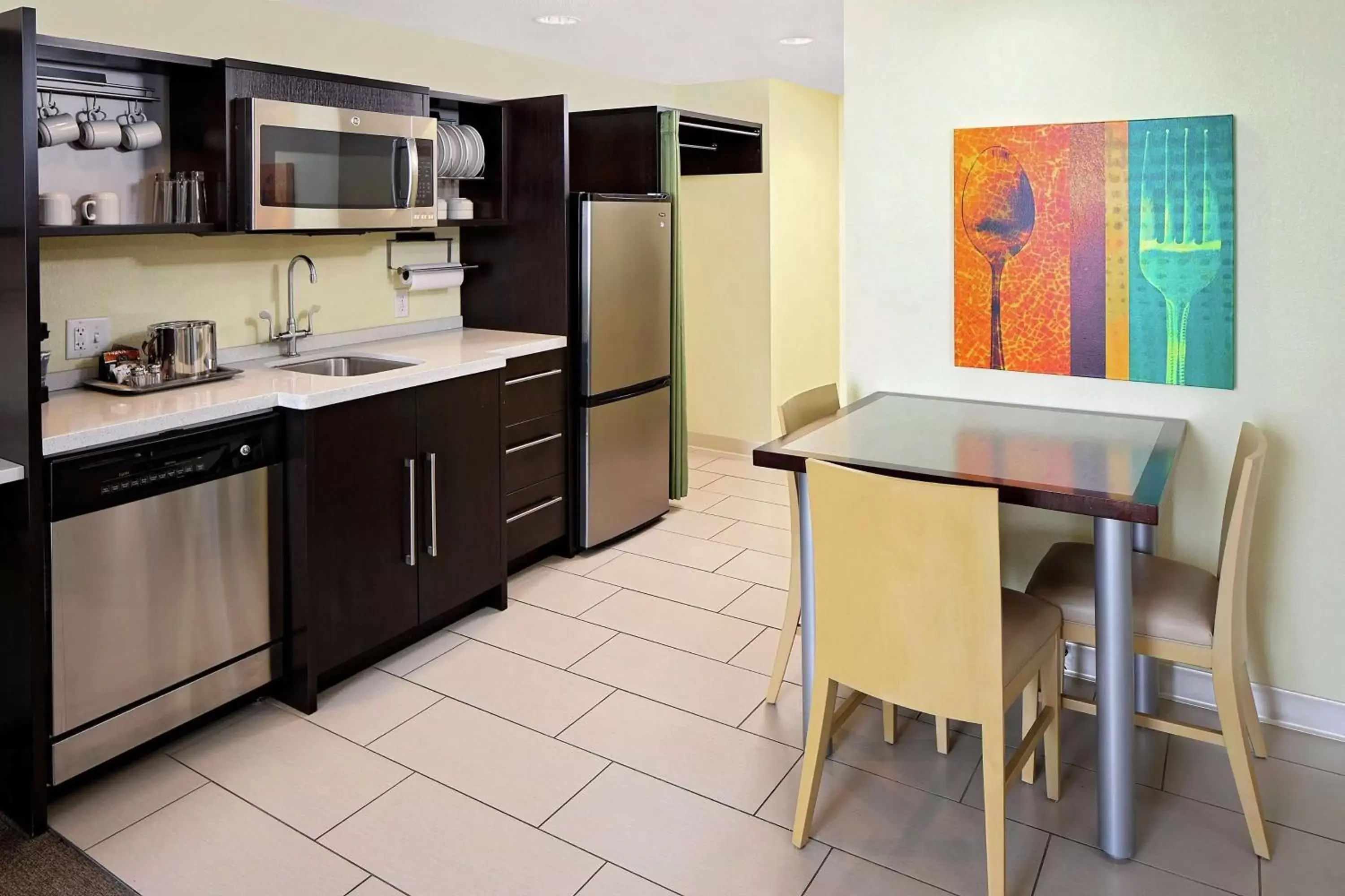 Kitchen or kitchenette, Kitchen/Kitchenette in Home2 Suites by Hilton Salt Lake City / South Jordan