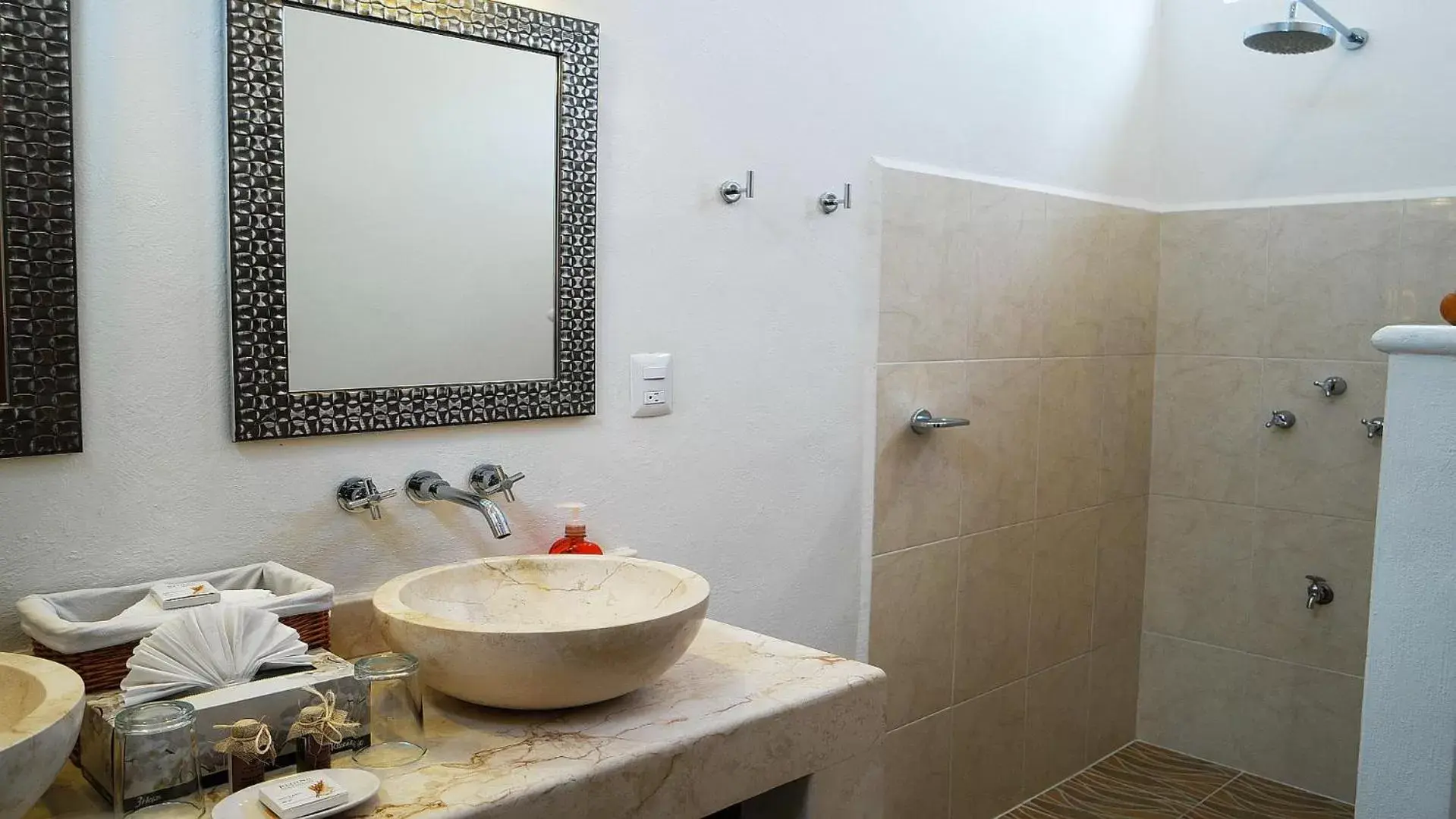 Shower, Bathroom in Merida Santiago Hotel Boutique