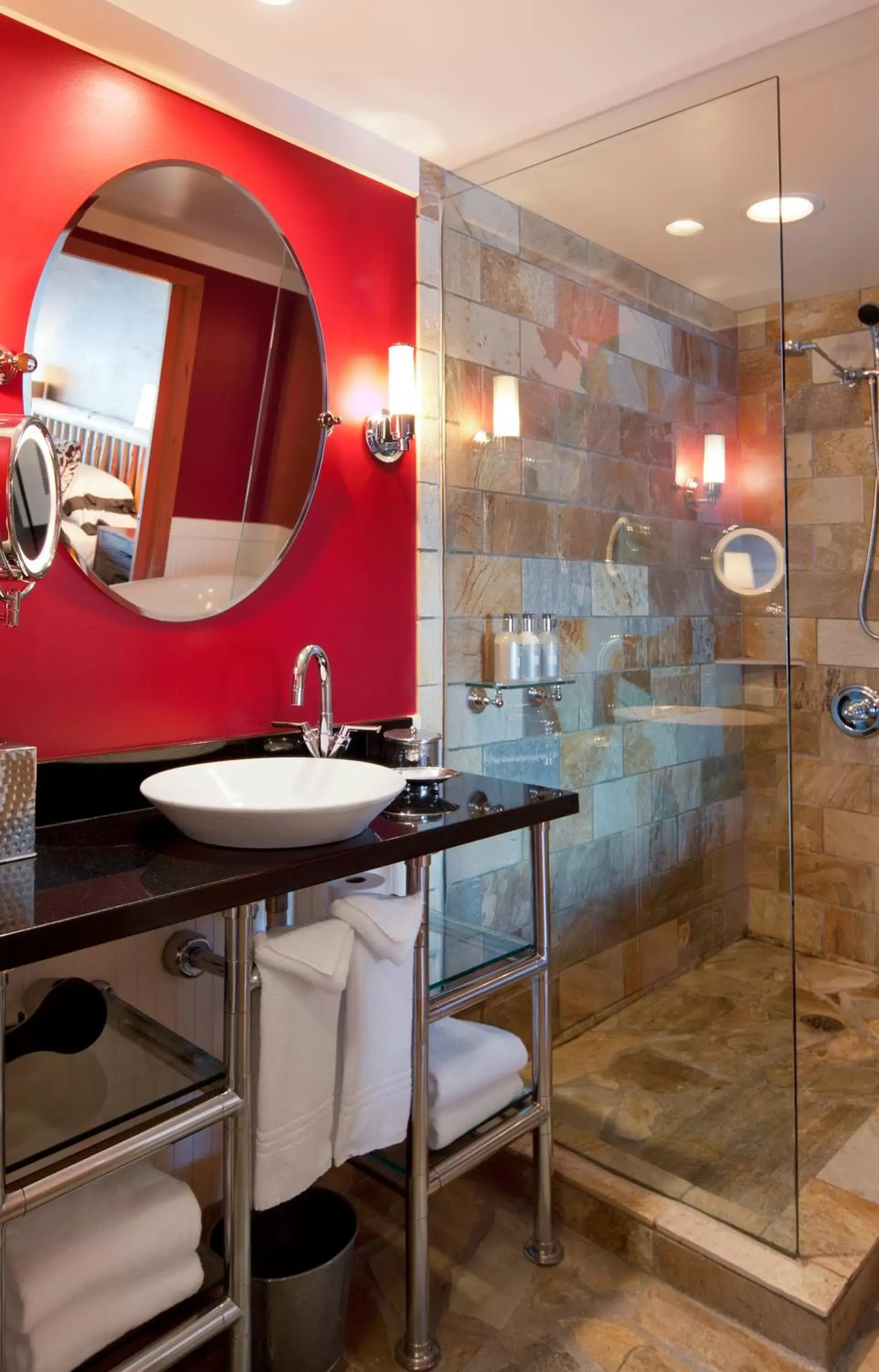 Shower, Bathroom in The Edgewater Hotel