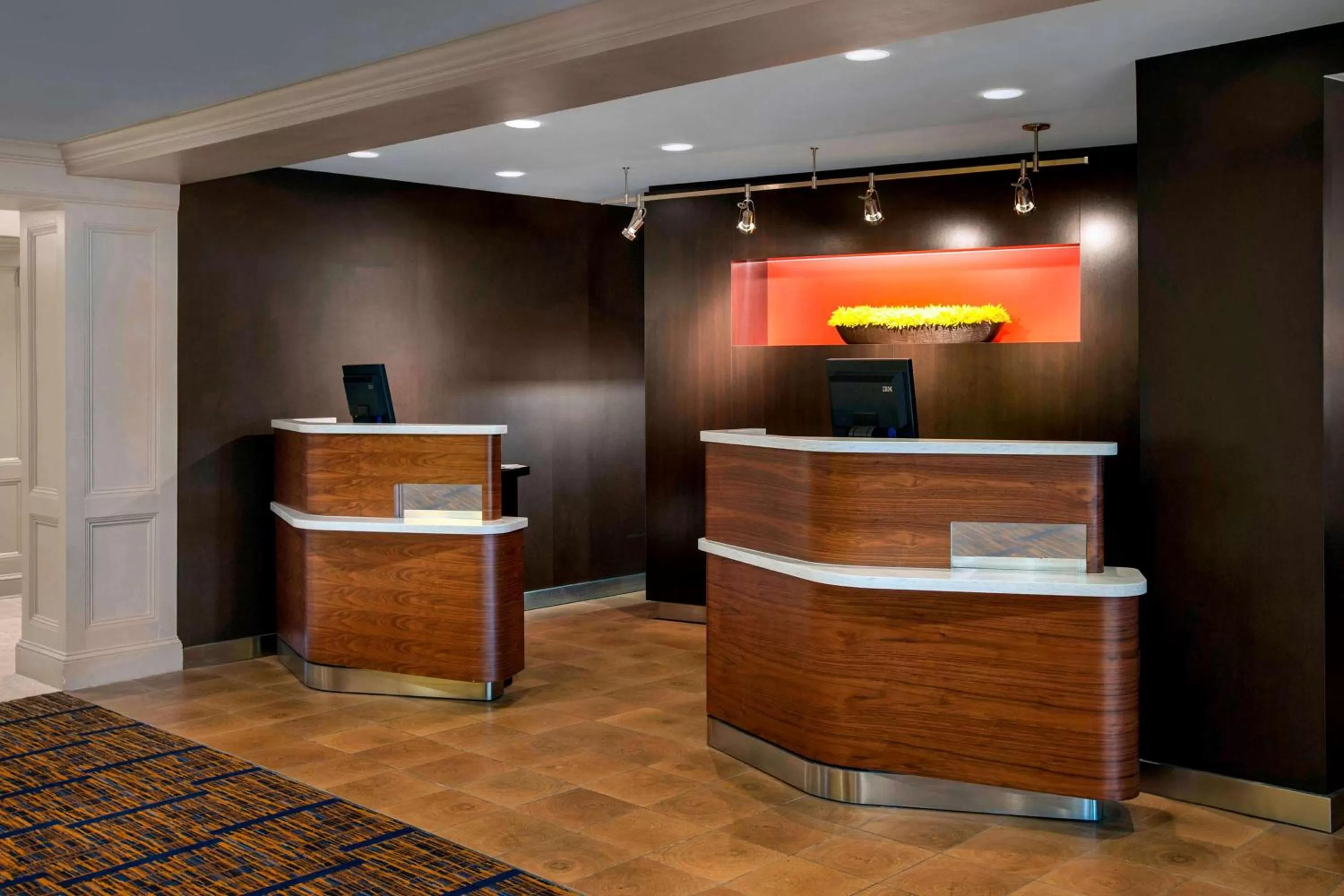 Lobby or reception in Sonesta Select Boston Danvers