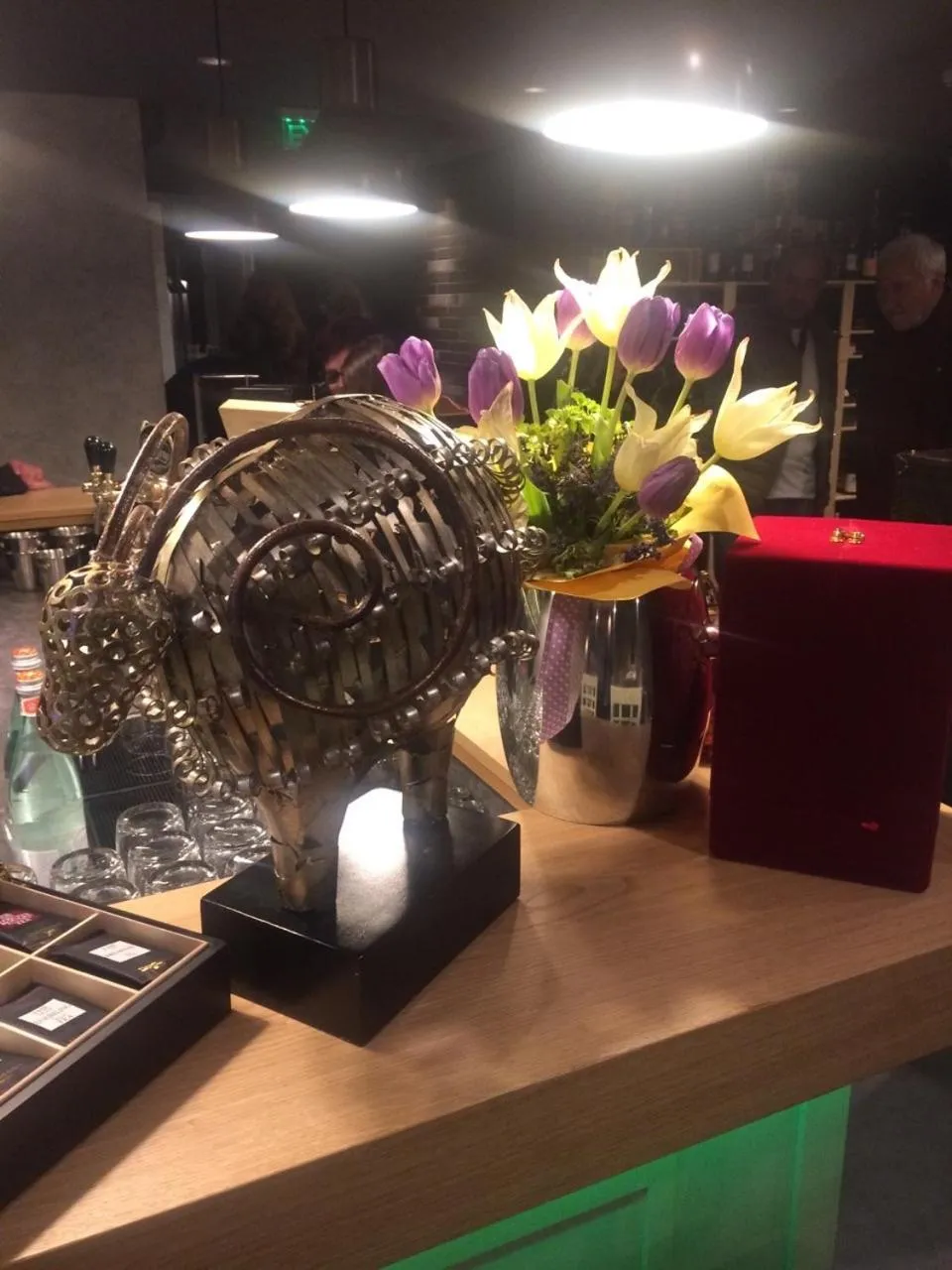 Restaurant/places to eat in All Seasons Residence Design Hotel - Free parking