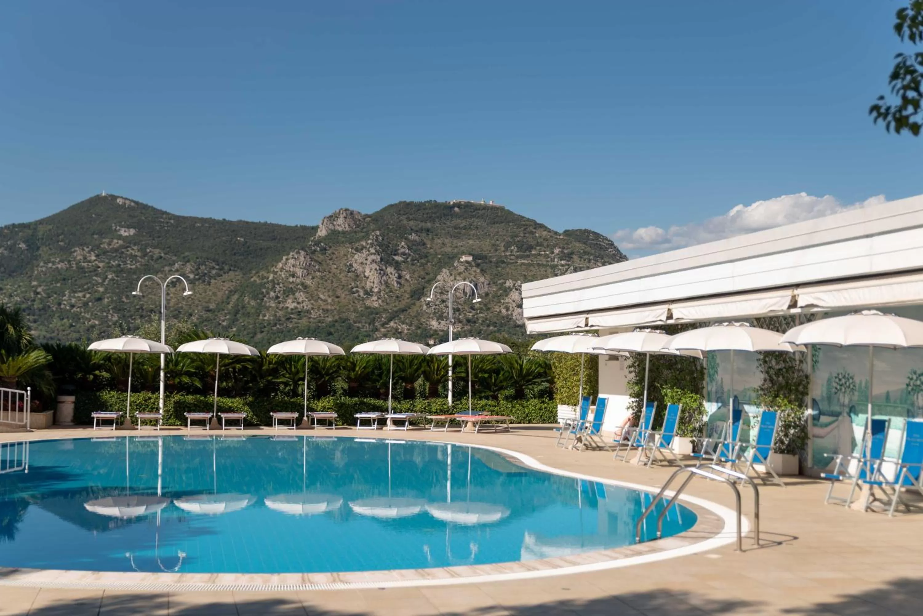 Swimming pool in Edra Palace Hotel & Ristorante