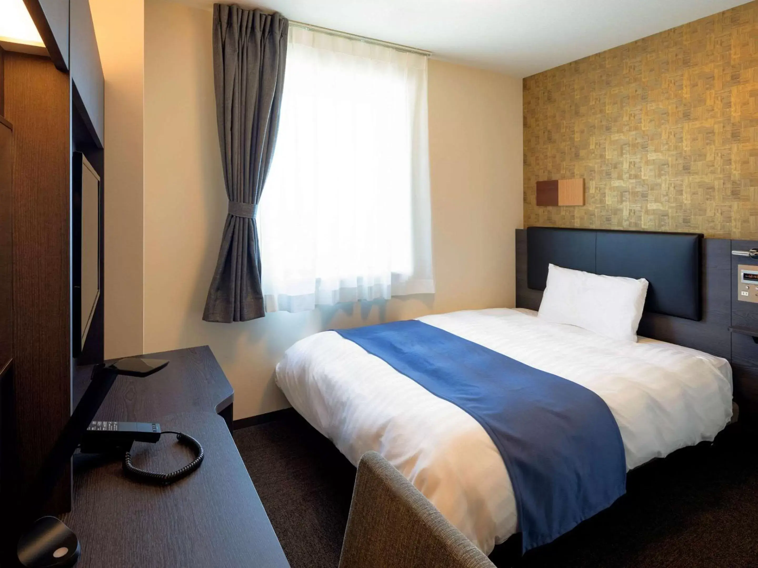 Bedroom, Bed in Comfort Hotel Ise