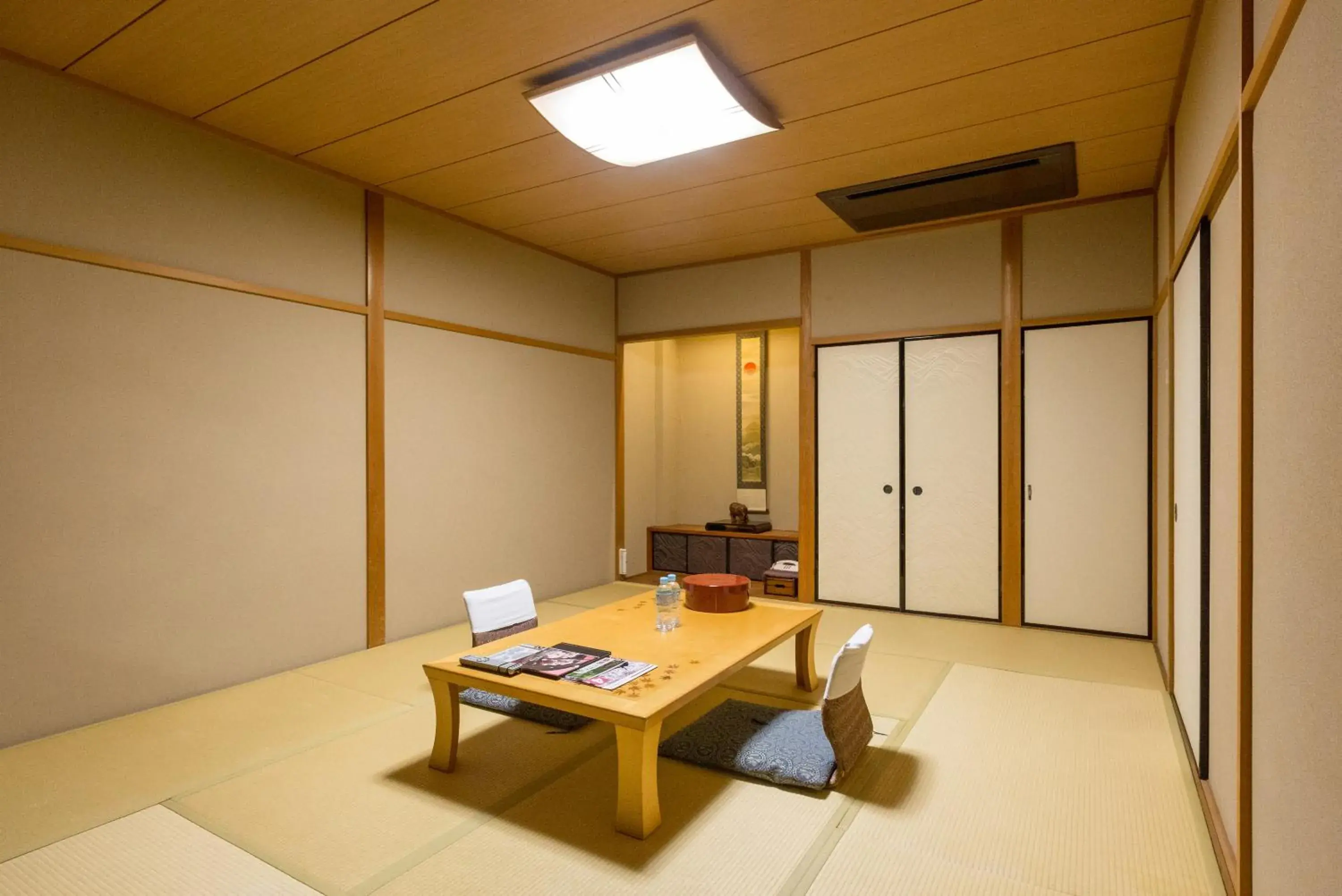 Coffee/tea facilities in Kyoto Nanzenji Ryokan Yachiyo