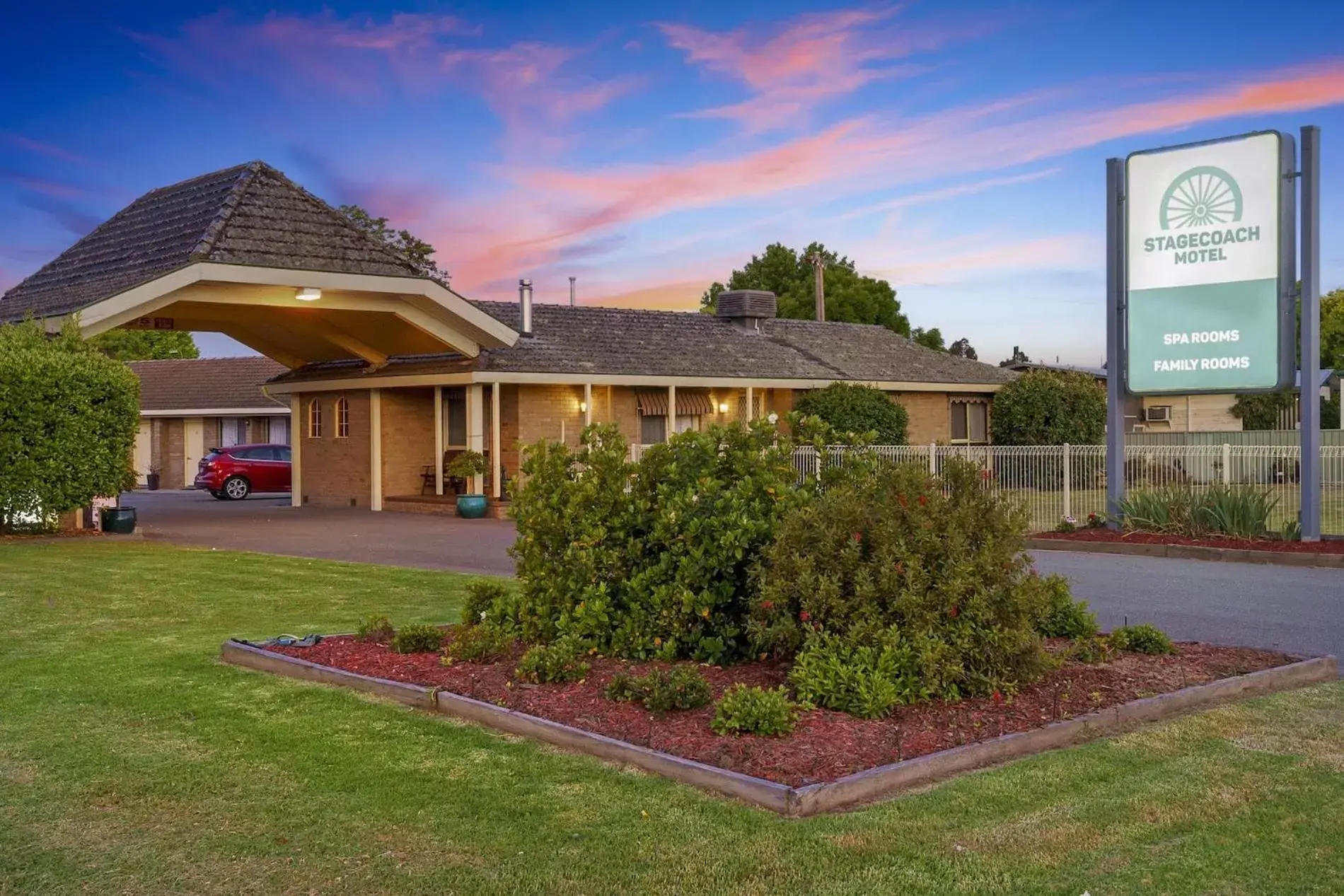 Facade/entrance, Property Building in Stagecoach Motel Wodonga