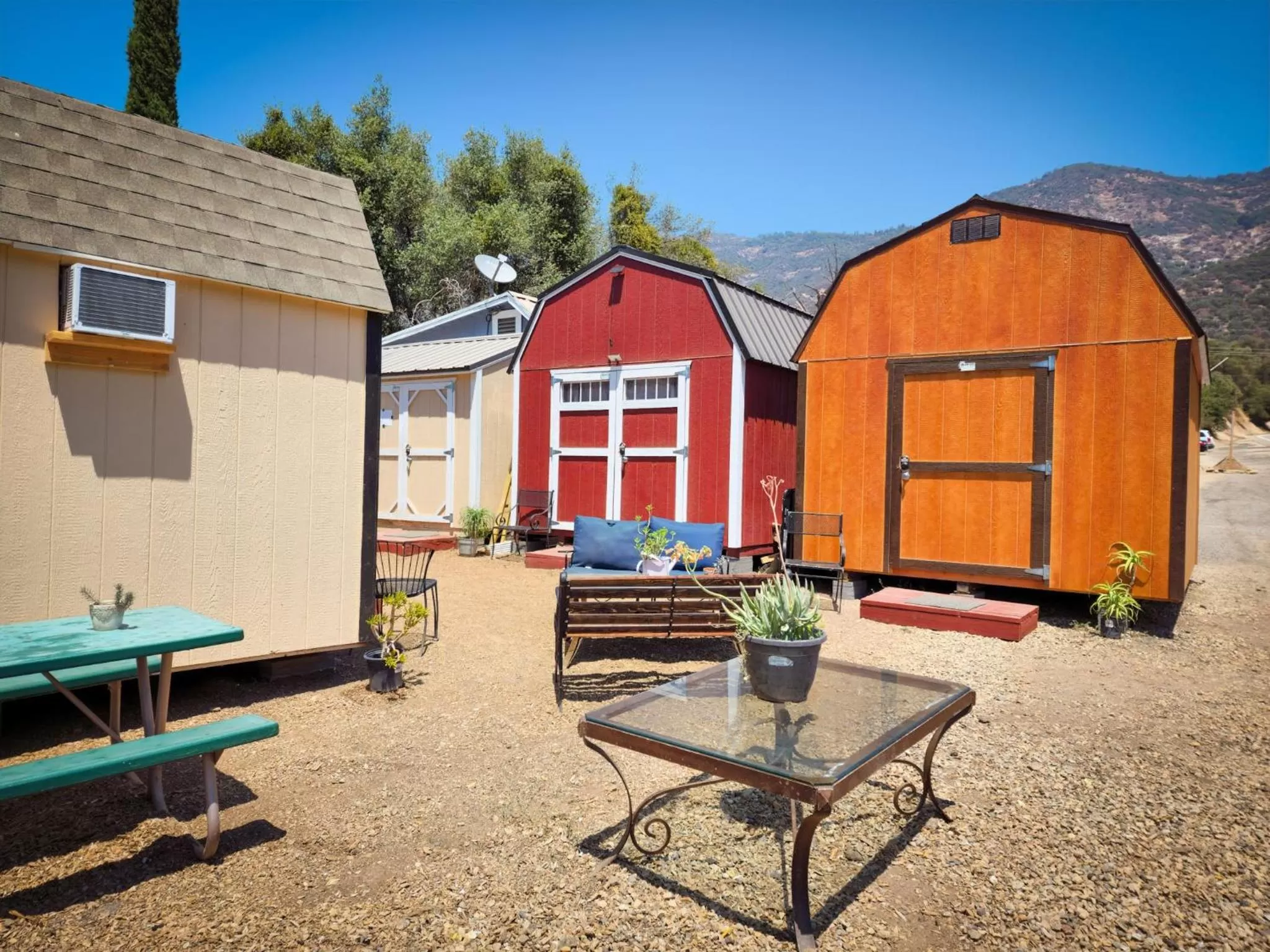 Property building in Genas's Sierra Inn & Restaurant