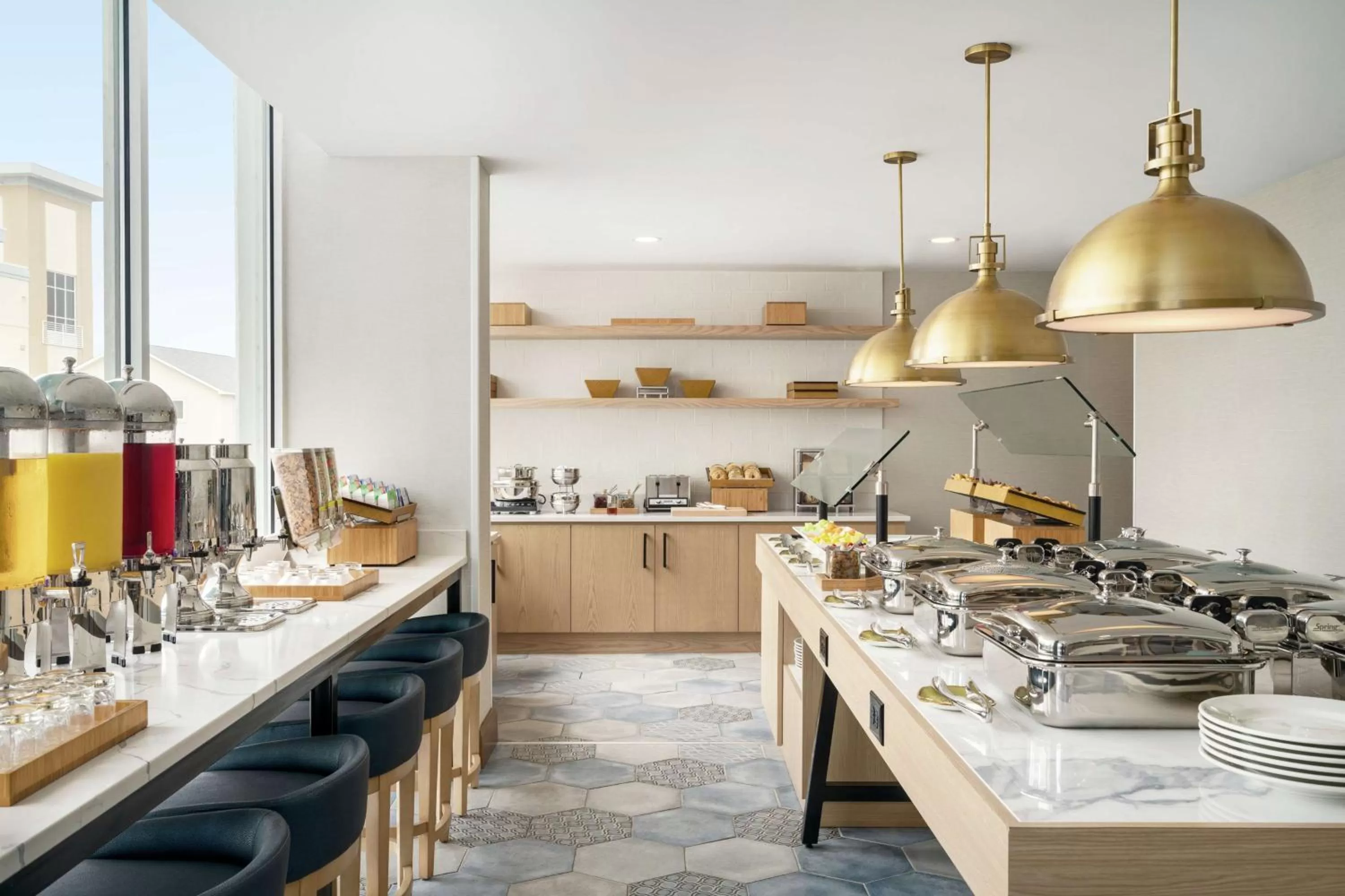 Dining area in DoubleTree by Hilton Ocean City Oceanfront
