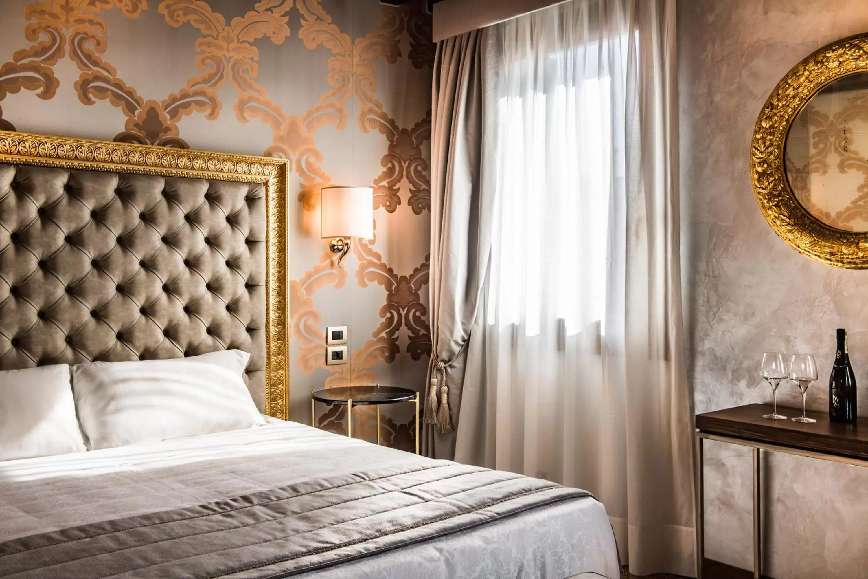 Photo of the whole room, Bed in Palazzo San Lorenzo