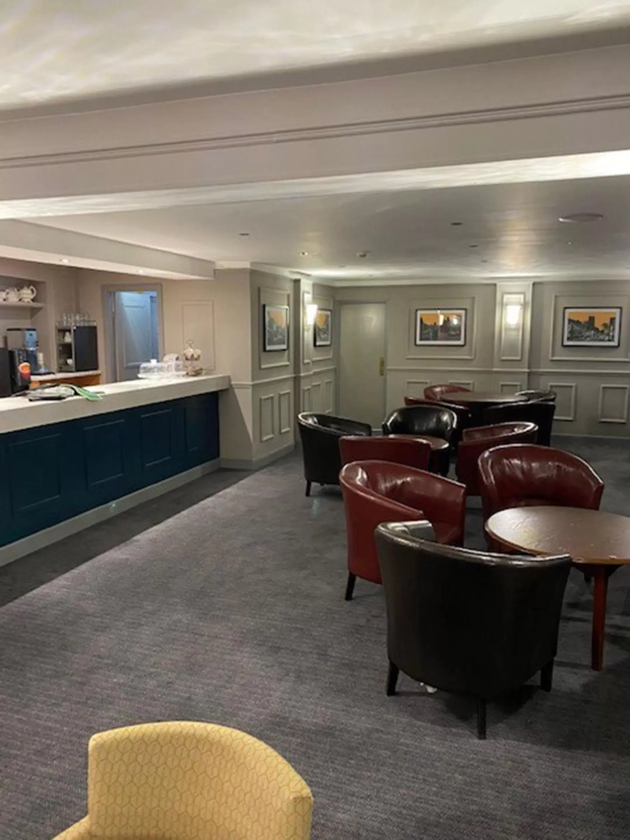 Lounge or bar, Lobby/Reception in Beaufort Park Hotel