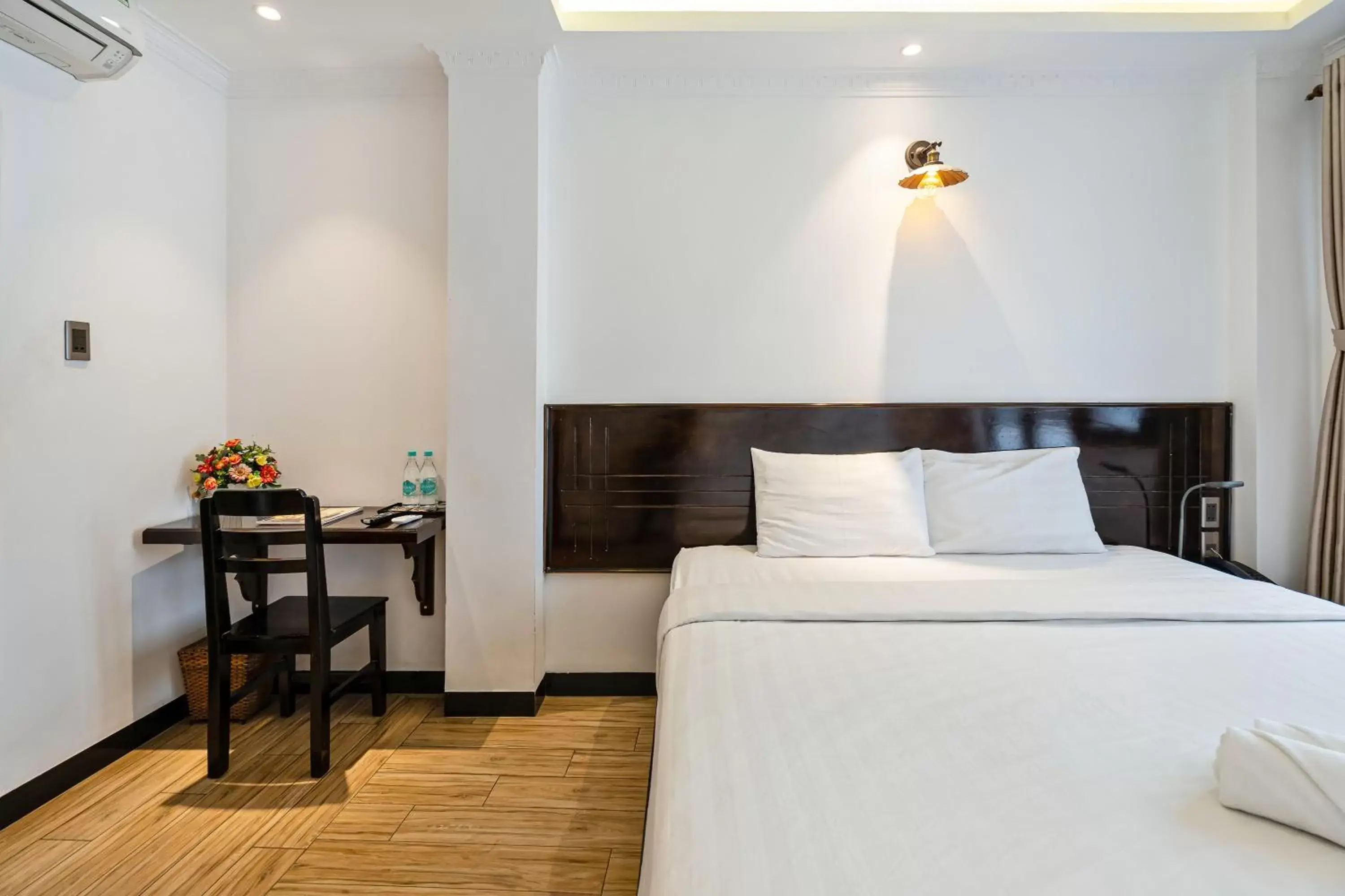 Bed in Lotus Laverne Hotel Bed in Lotus Laverne Hotel