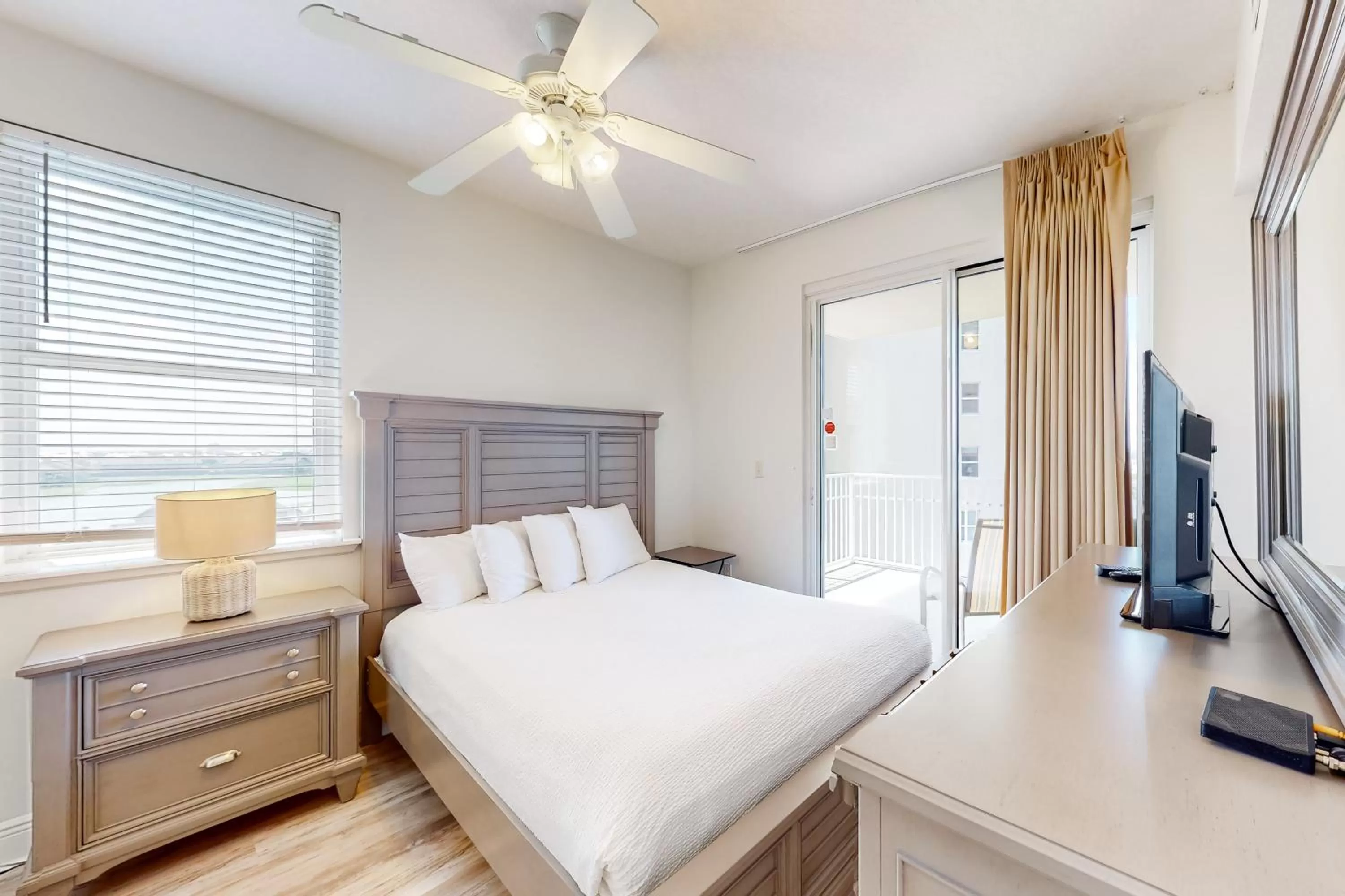 Bed in Ariel Dunes I 0710