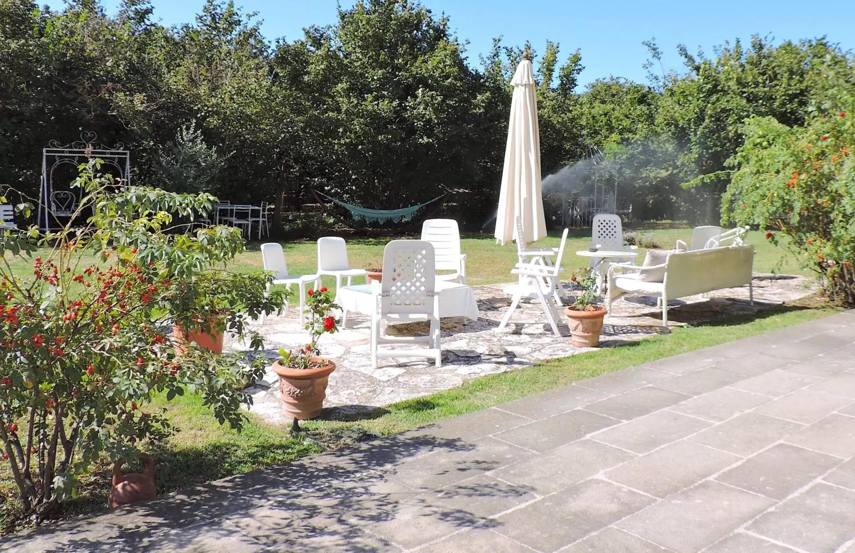 Garden view in Casale Fedele Family Village Vicino al Borgo