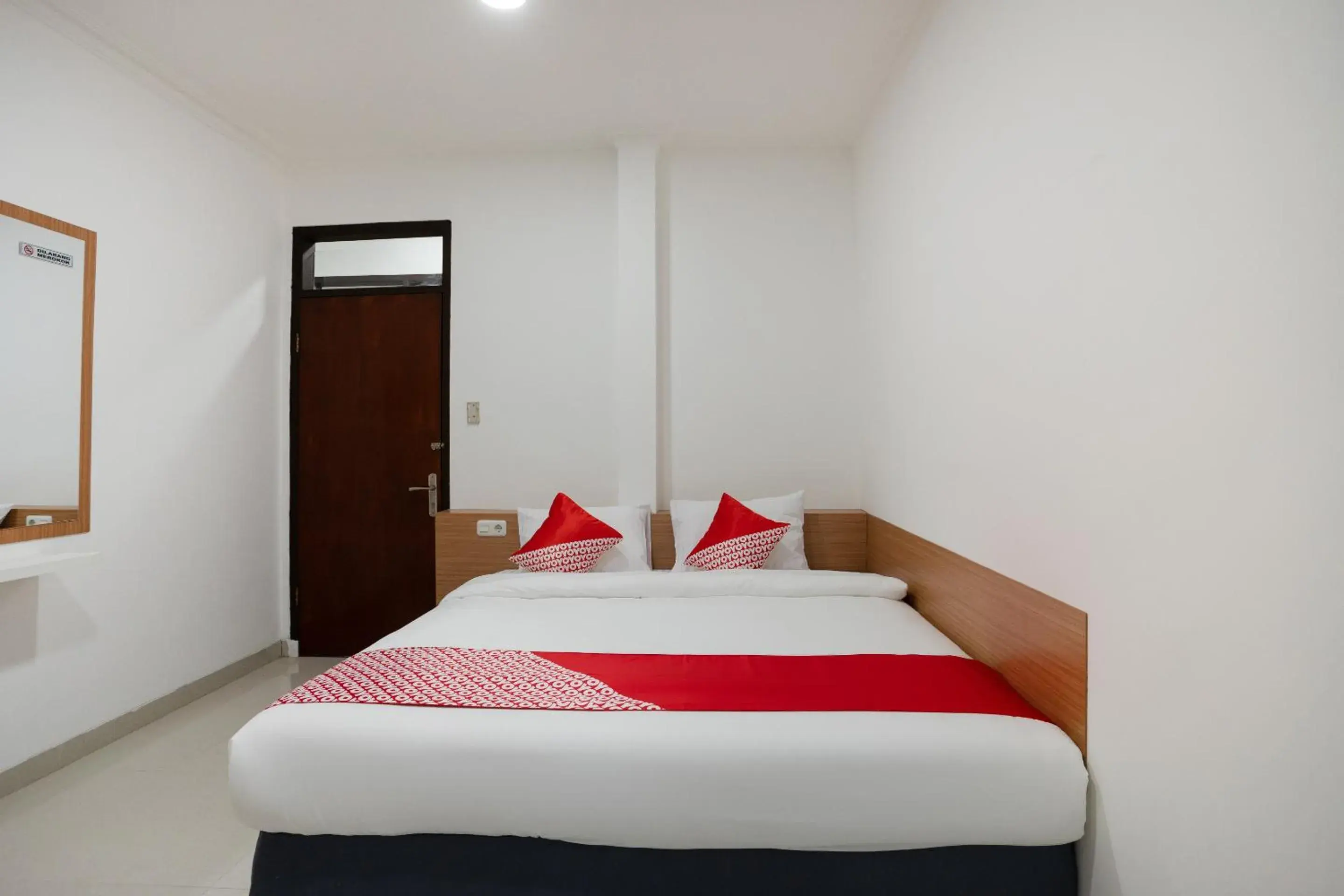 Bedroom, Bed in OYO 3209 Hegarbudhi Residence