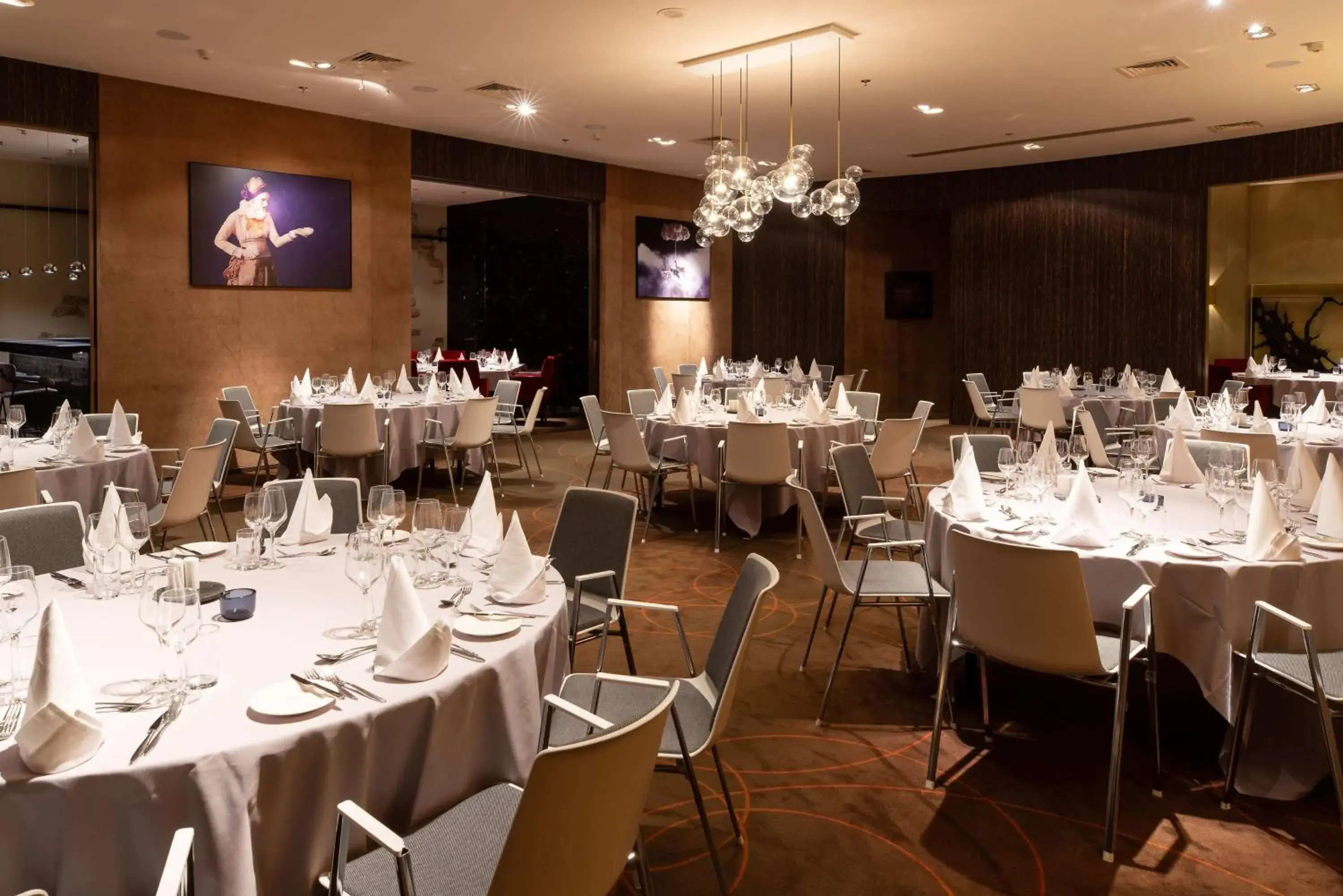 Banquet/Function facilities, Restaurant/Places to Eat in Radisson Blu Royal Hotel
