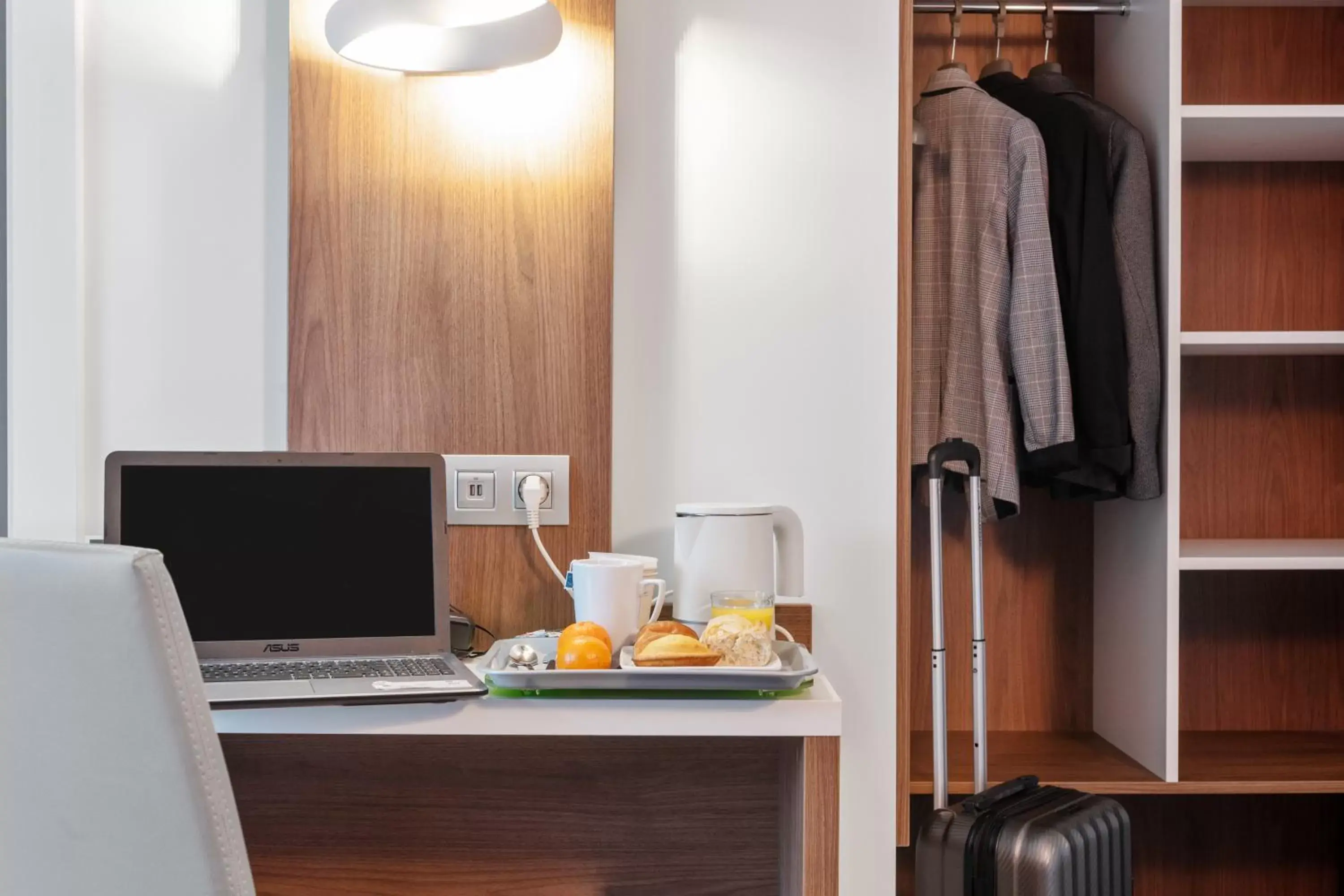 Bedroom in Campanile Epinal Centre - Gare