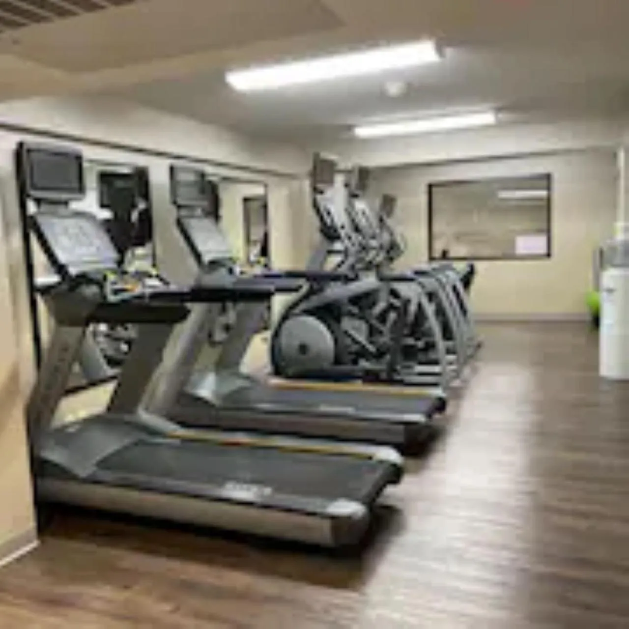 Fitness centre/facilities in Hotel Lotus Kansas City Merriam