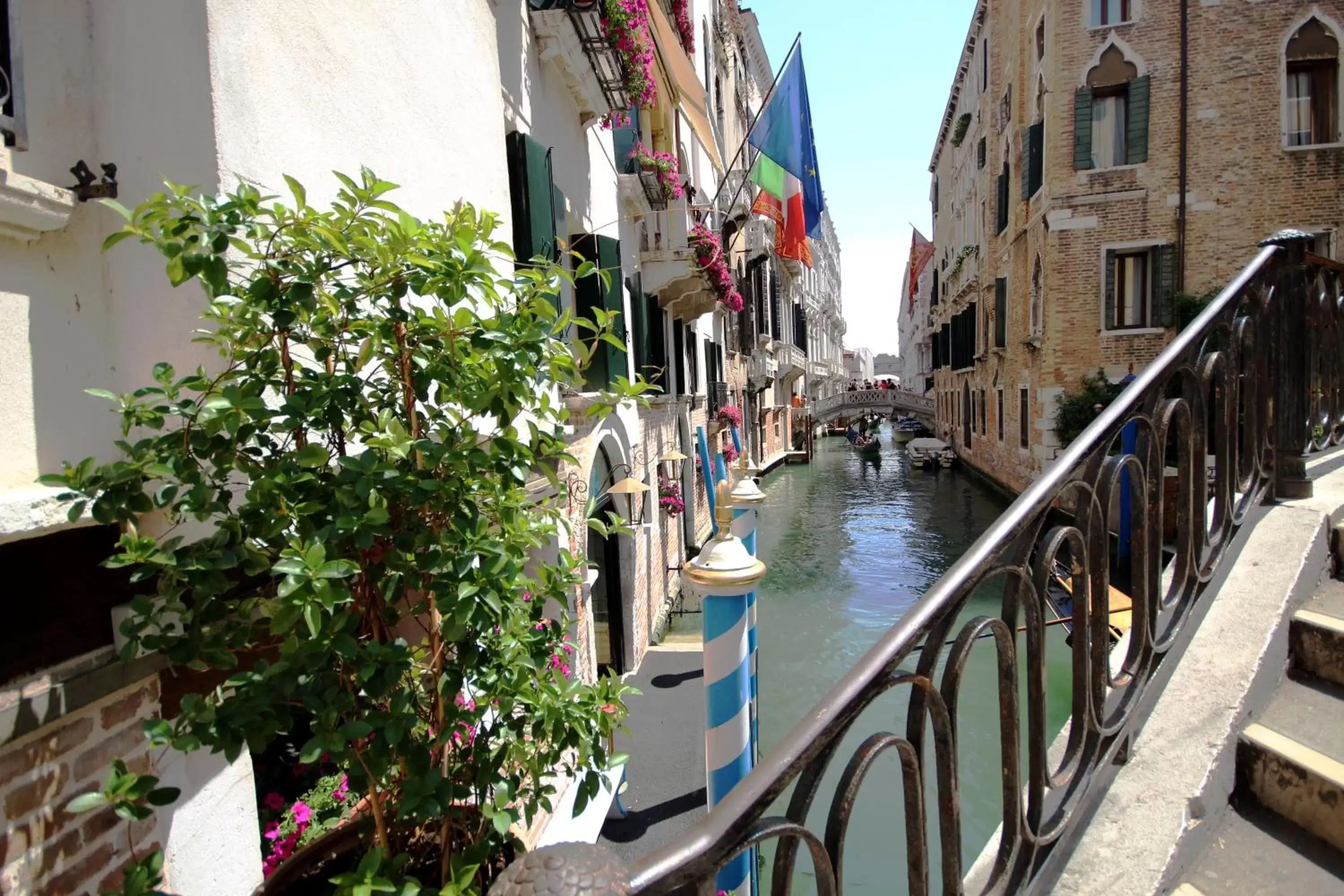 Property building in Hotel Colombina Property building in Hotel Colombina