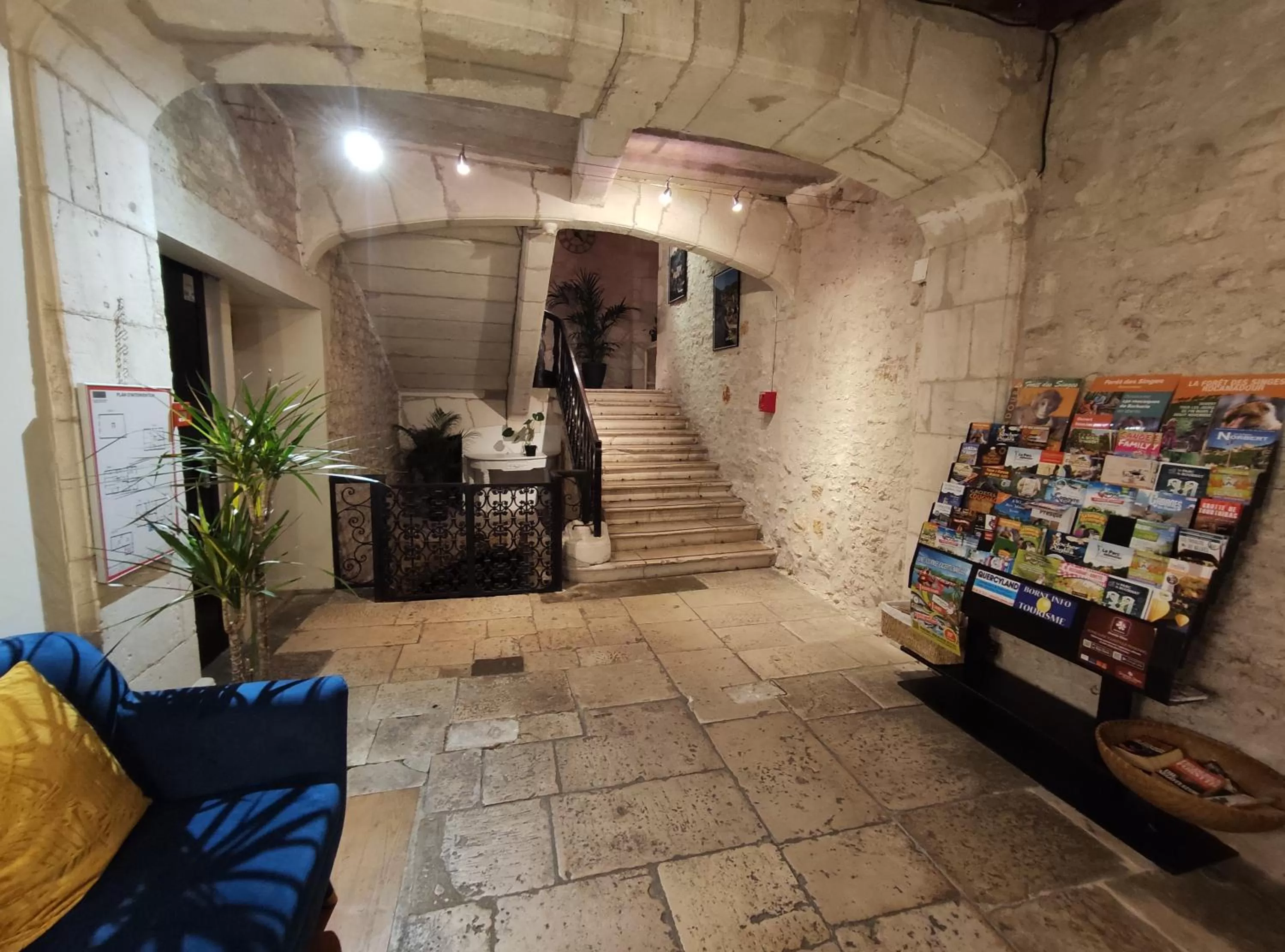 Lobby or reception in Le Pavillon Saint-Martin