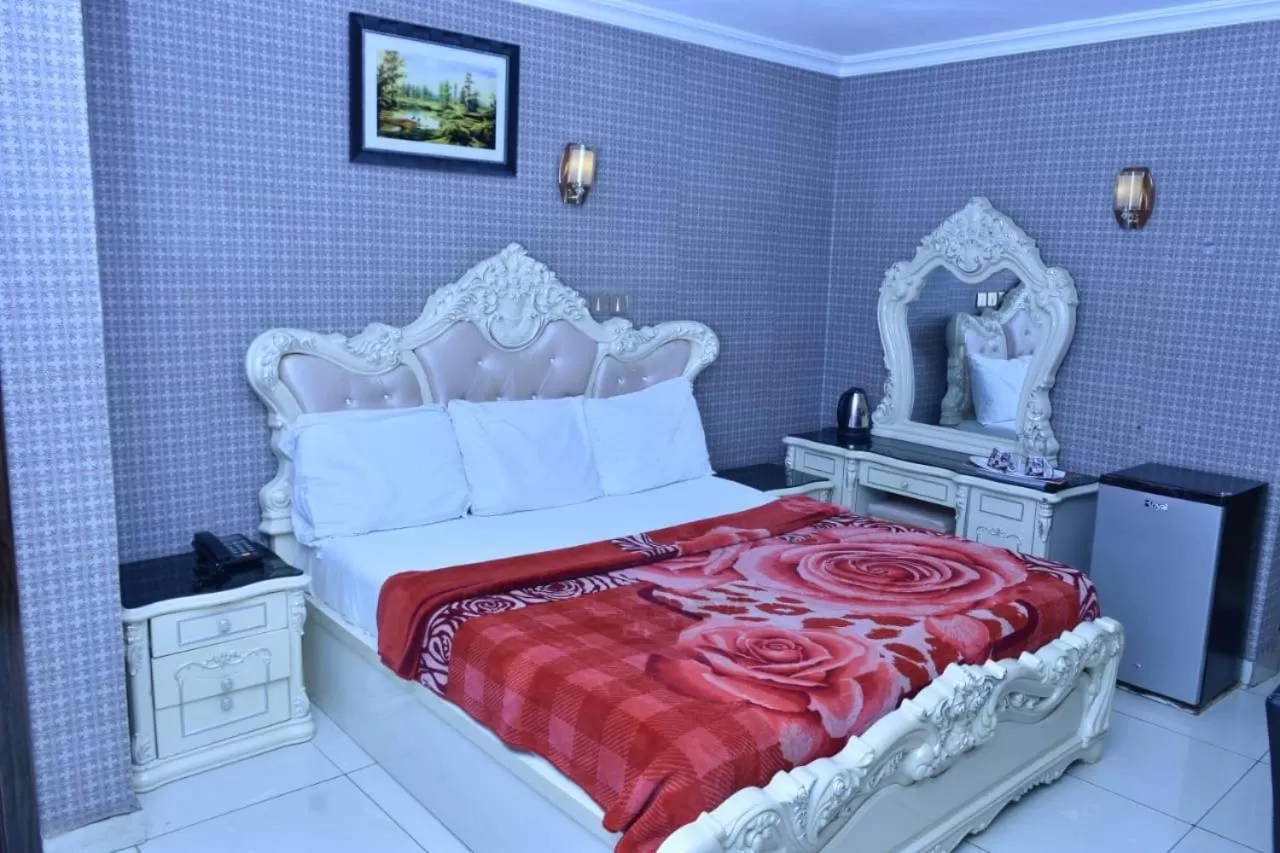 Bed in World Class Hotel & Apartments