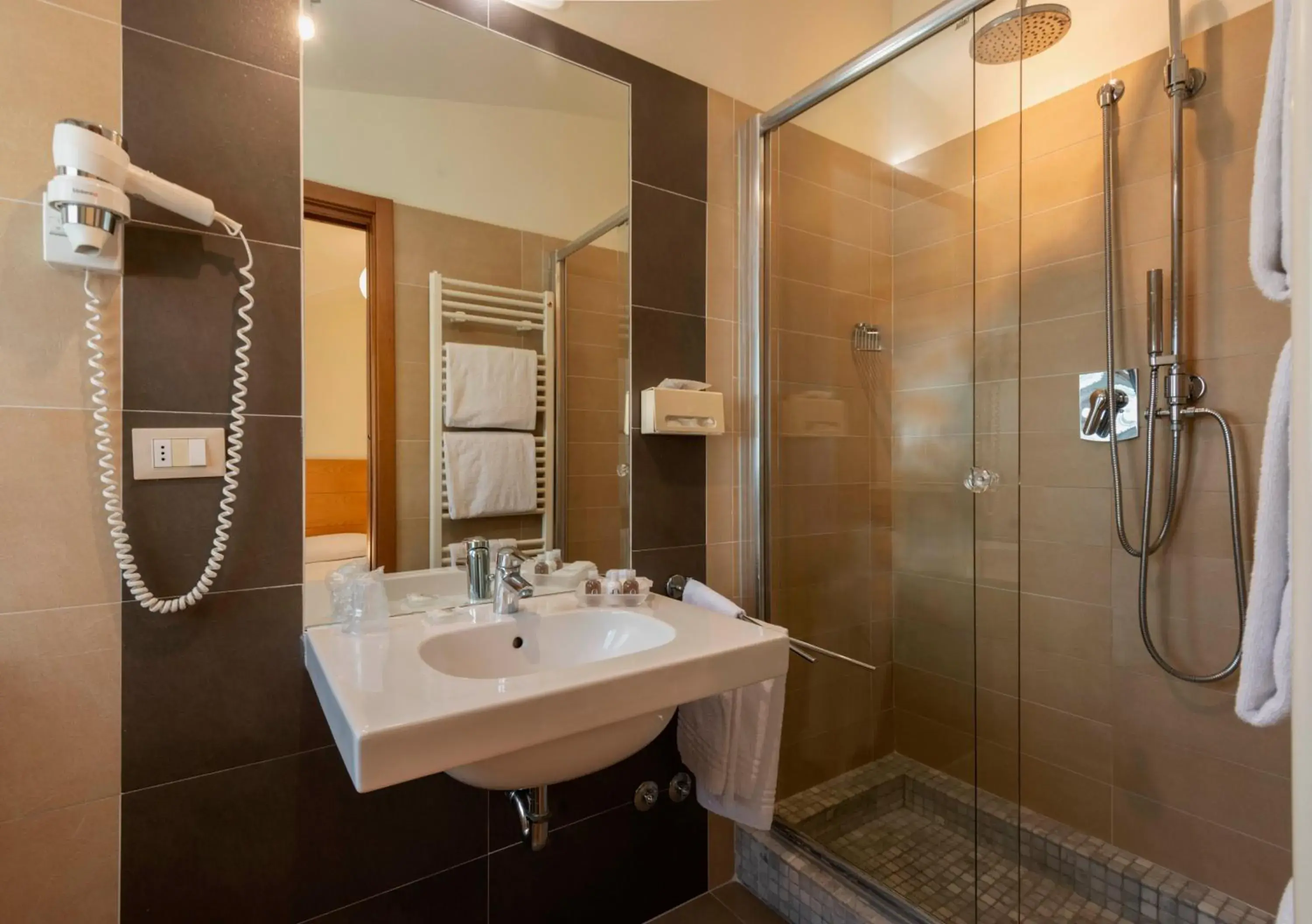 Bathroom in Accademia Hotel
