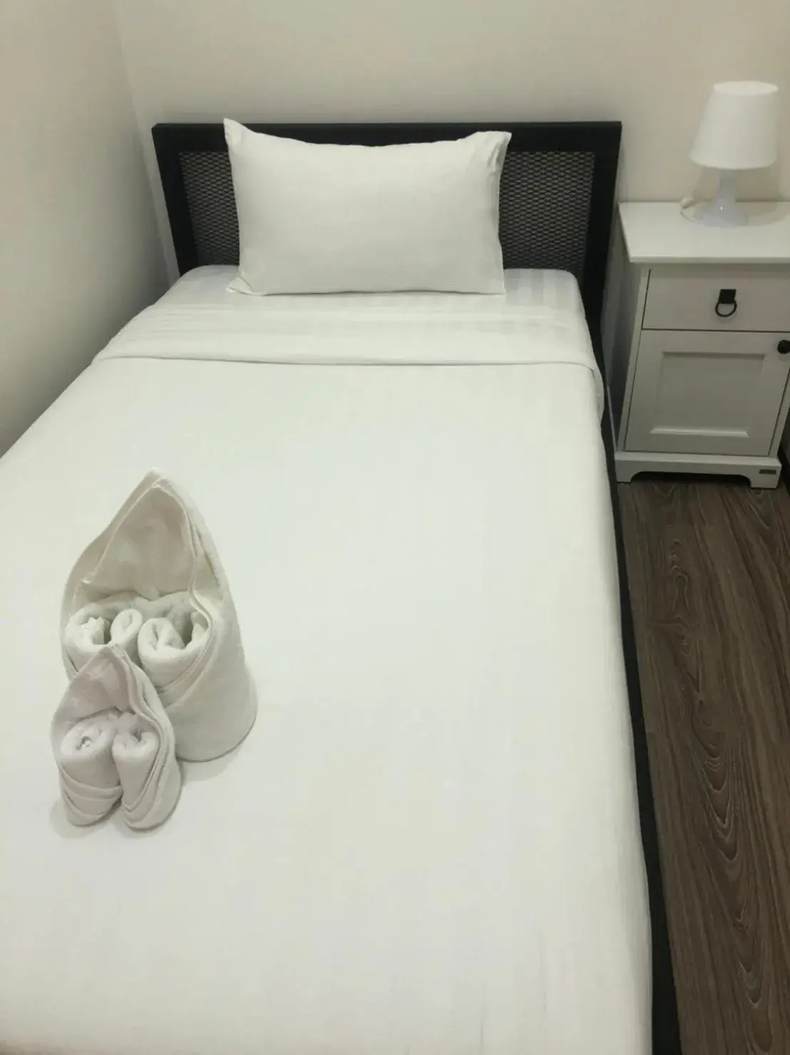 Bed in Thyme Xeriscape Hostel Bed in Thyme Xeriscape Hostel