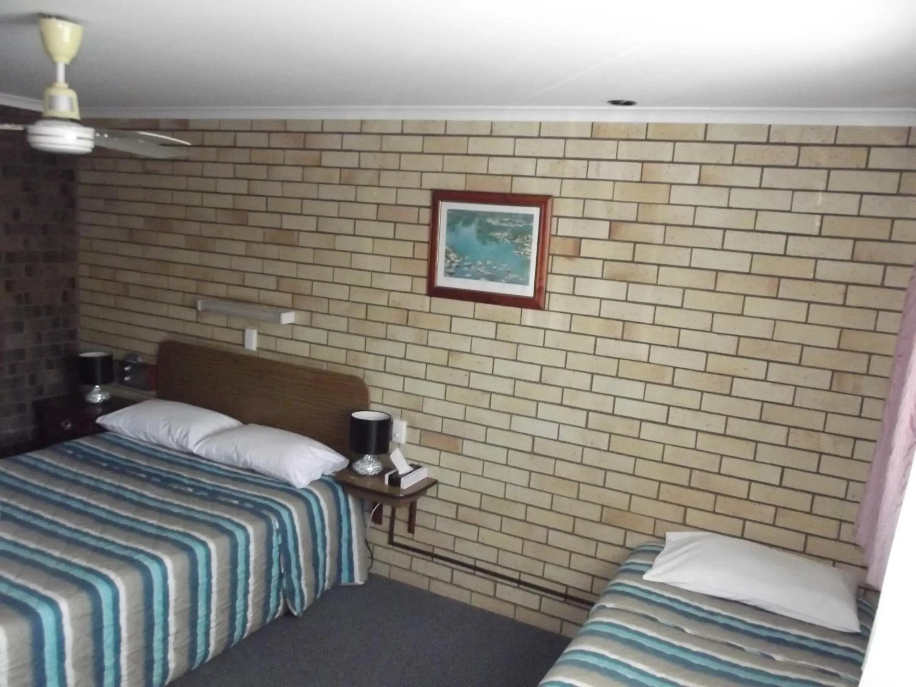 Bedroom, Bed in Bridge Street Motor Inn