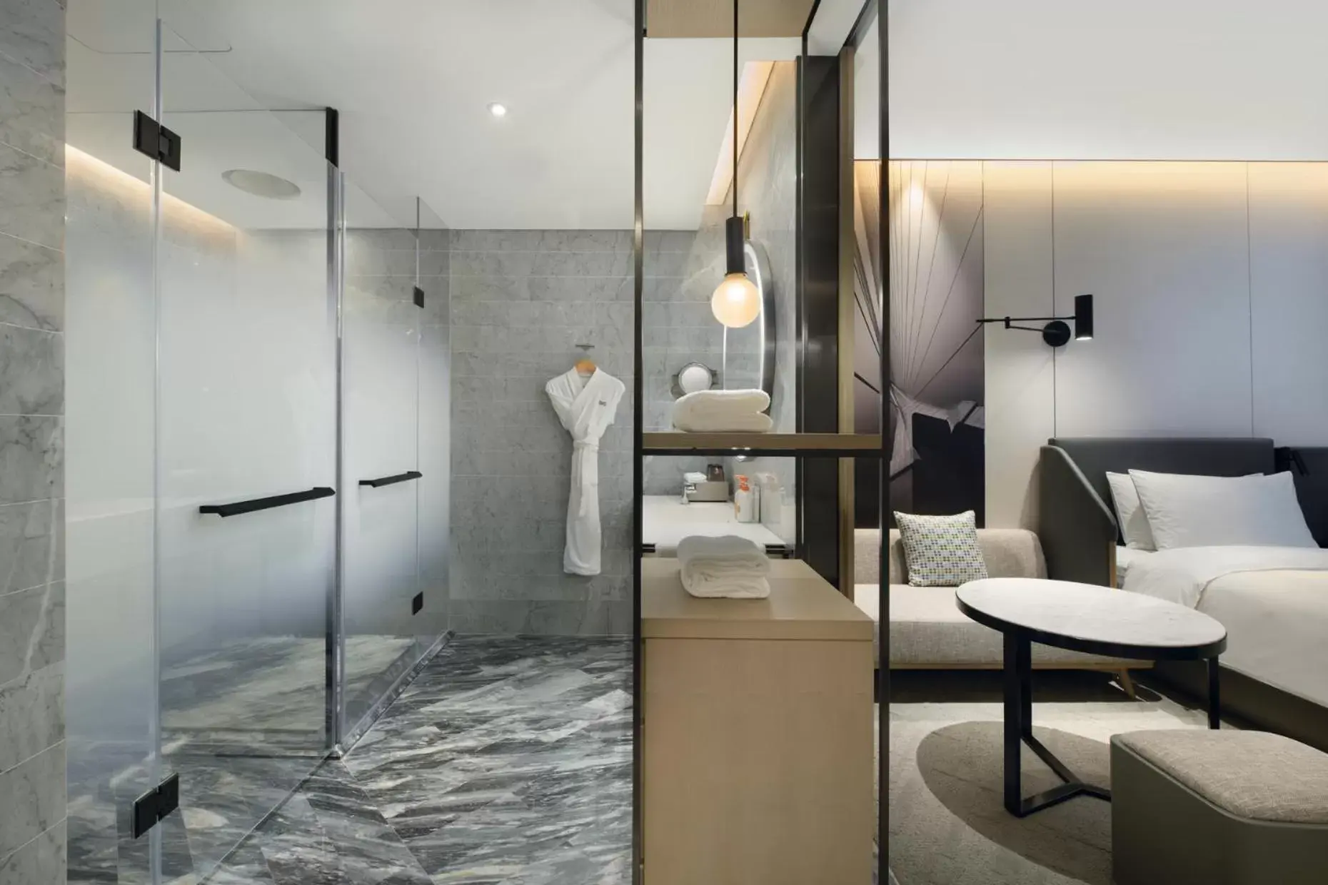 Toilet in Crowne Plaza Quanzhou Riverview by IHG Toilet in Crowne Plaza Quanzhou Riverview by IHG