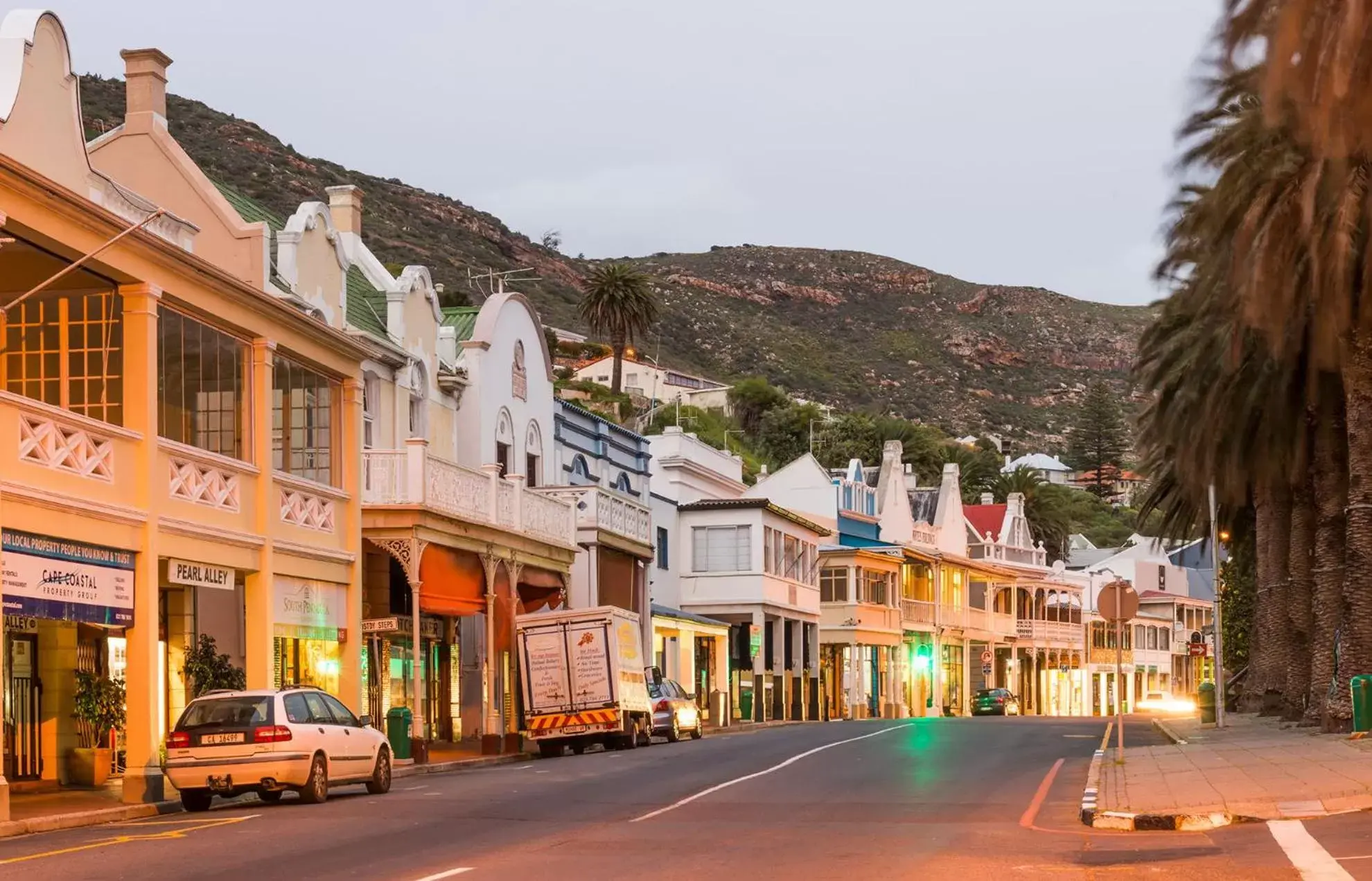 Restaurant/places to eat in Simon's Town Quayside Hotel