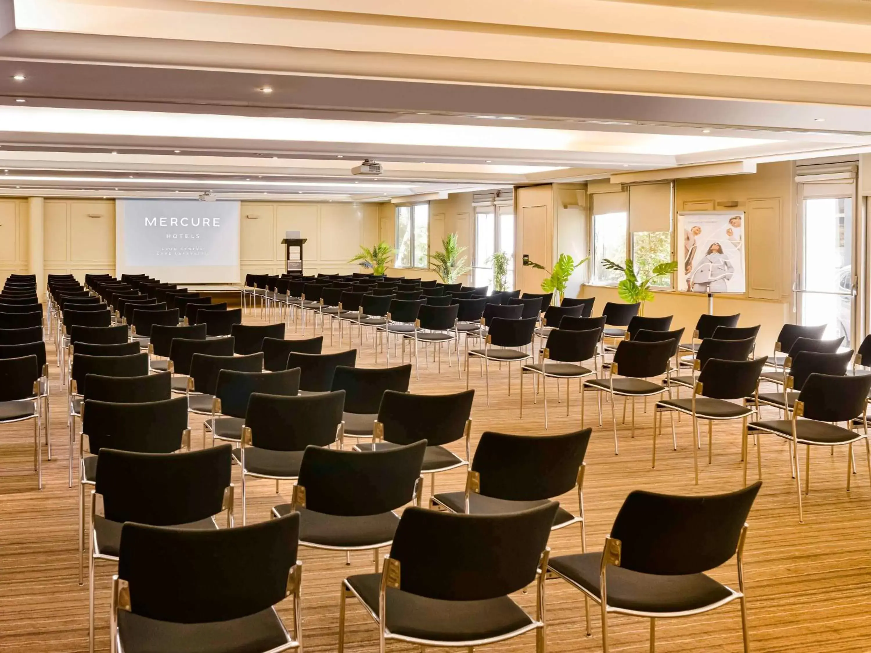 Meeting/conference room in Mercure Lyon Centre Saxe Lafayette