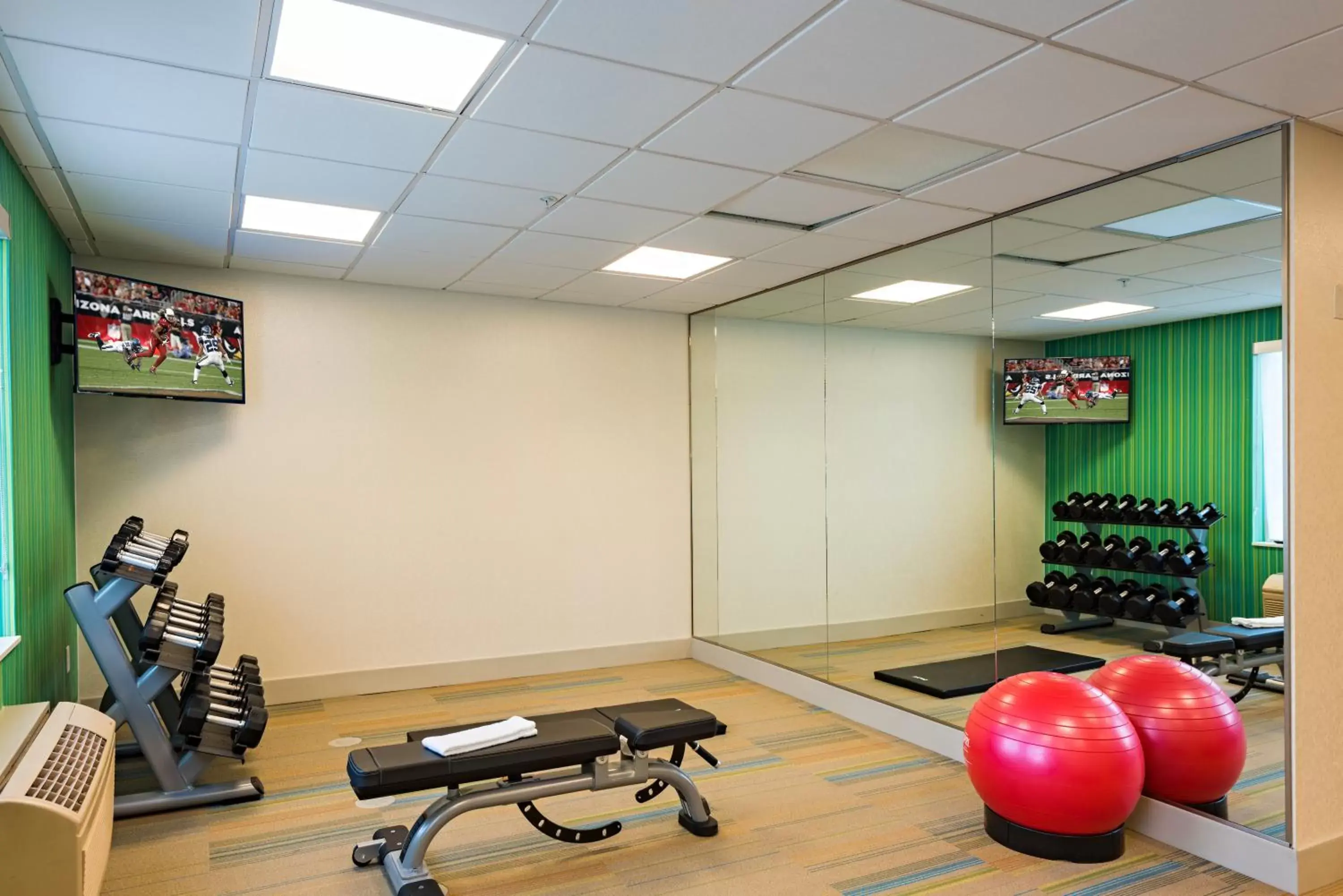 Fitness centre/facilities in Holiday Inn Express Peoria North - Glendale by IHG Fitness centre/facilities in Holiday Inn Express Peoria North - Glendale by IHG