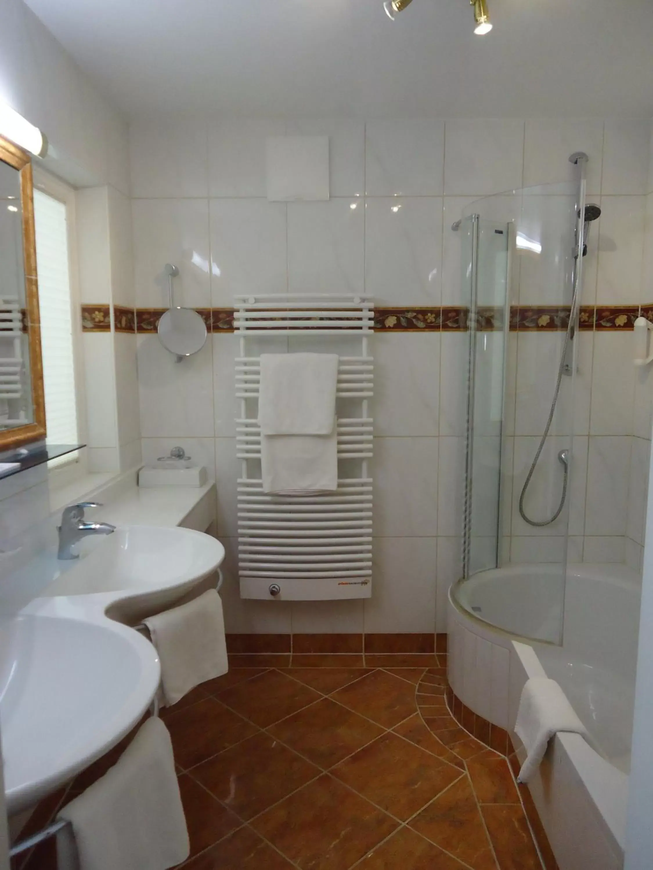 Bathroom in Hotel Tirolerhof 4 Sterne Superior