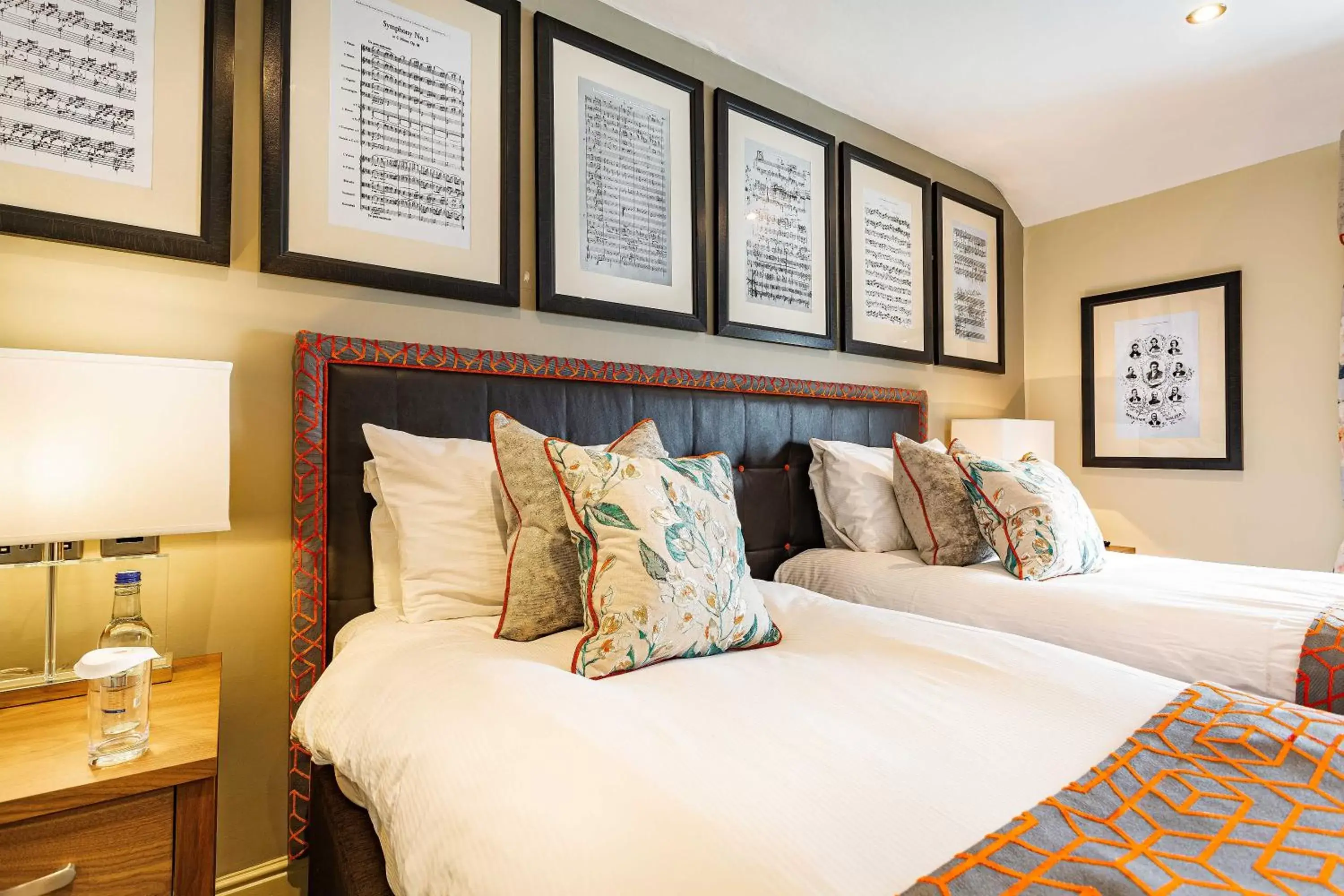 Deluxe Twin Room in The Castle Hotel, Conwy, North Wales - The Coaching Inn Group Deluxe Twin Room in The Castle Hotel, Conwy, North Wales - The Coaching Inn Group