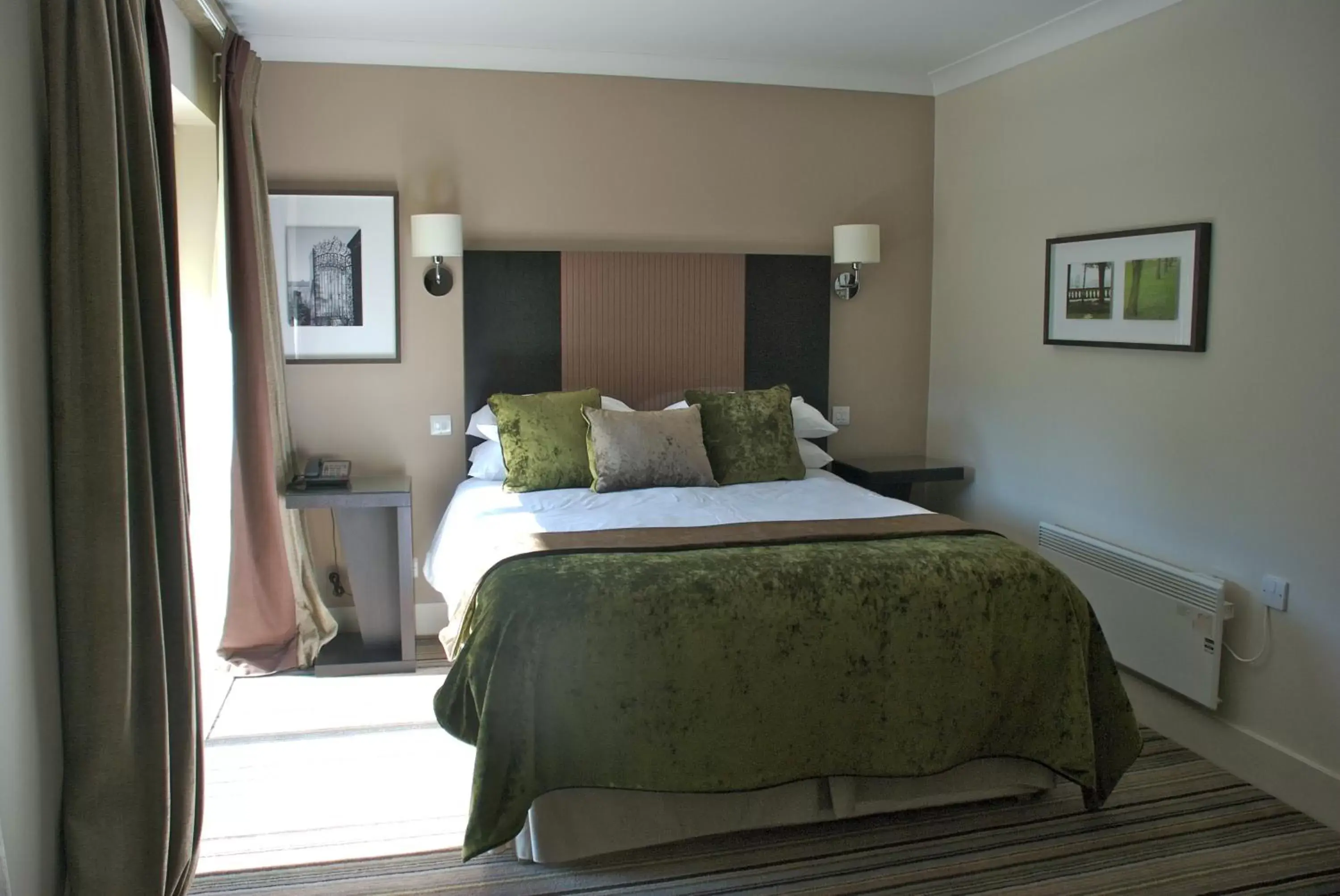 Bedroom, Bed in Staverton Park Hotel & Golf Club Bedroom, Bed in Staverton Park Hotel & Golf Club