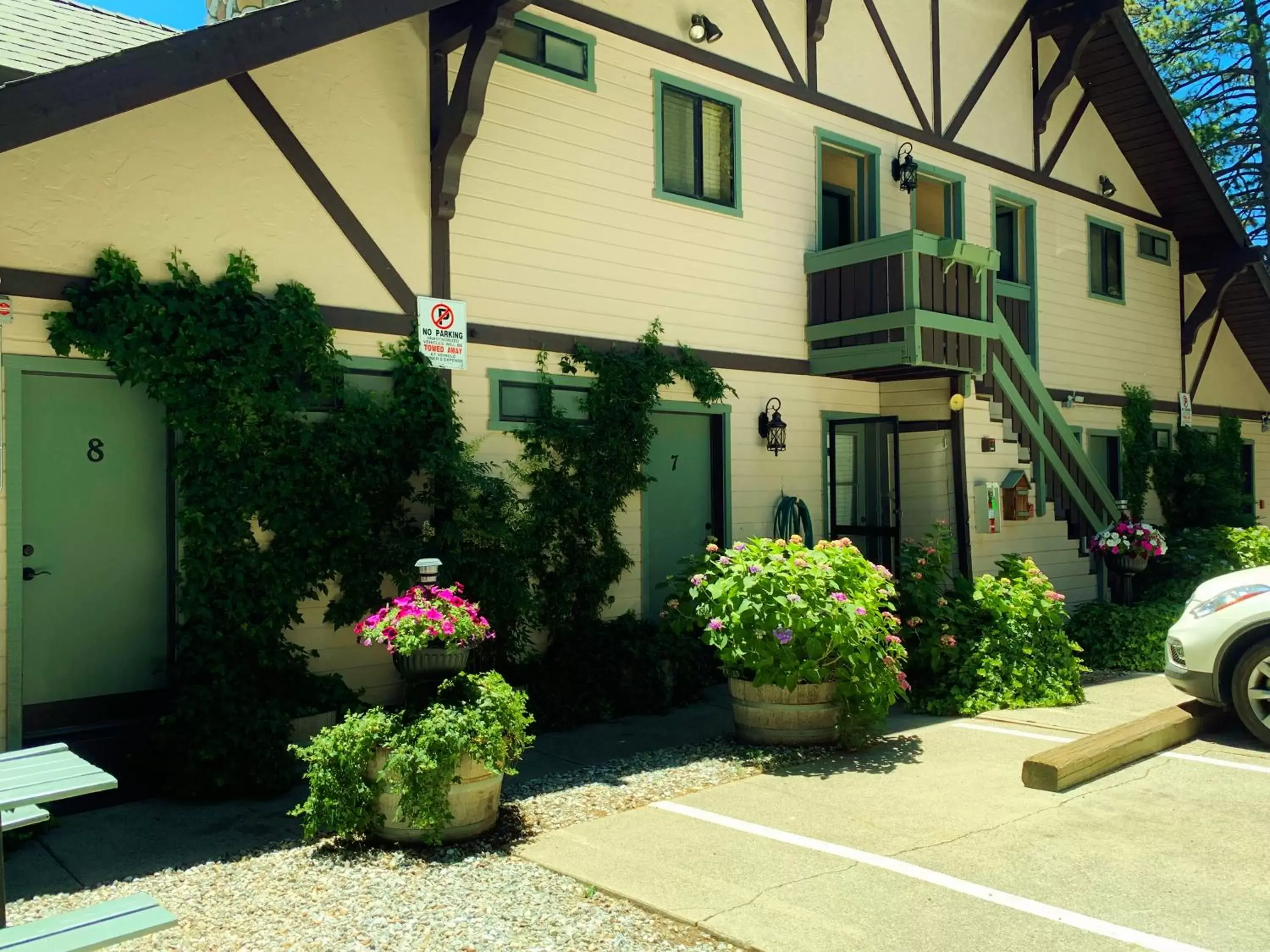 Facade/entrance, Property Building in The North Shore Inn