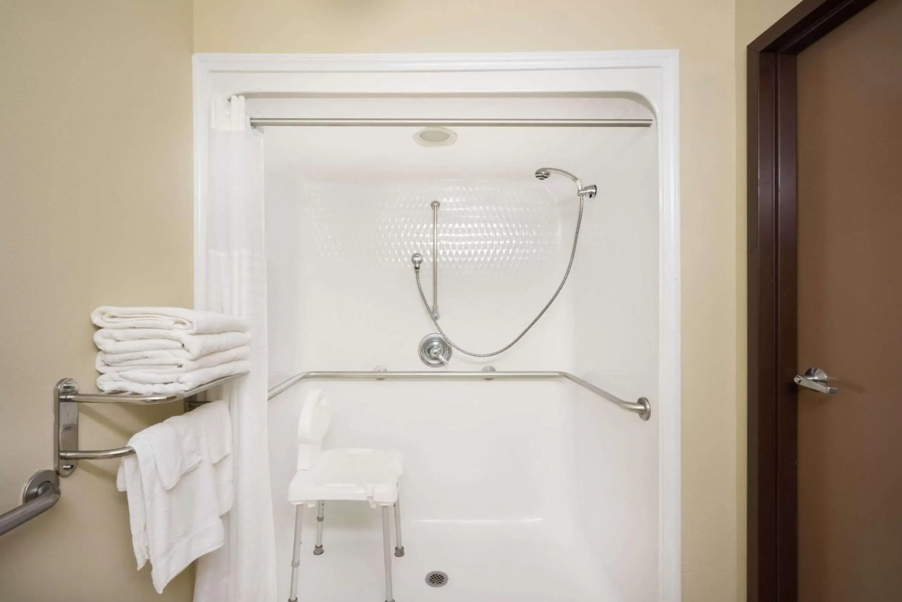 Shower, Bathroom in Microtel Inn Bowling Green