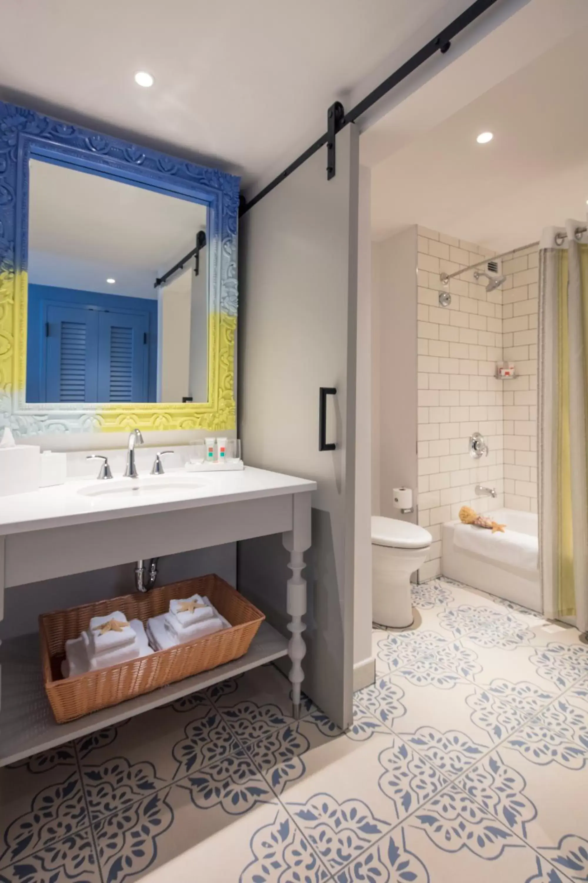 Shower, Bathroom in Universal's Loews Sapphire Falls Resort