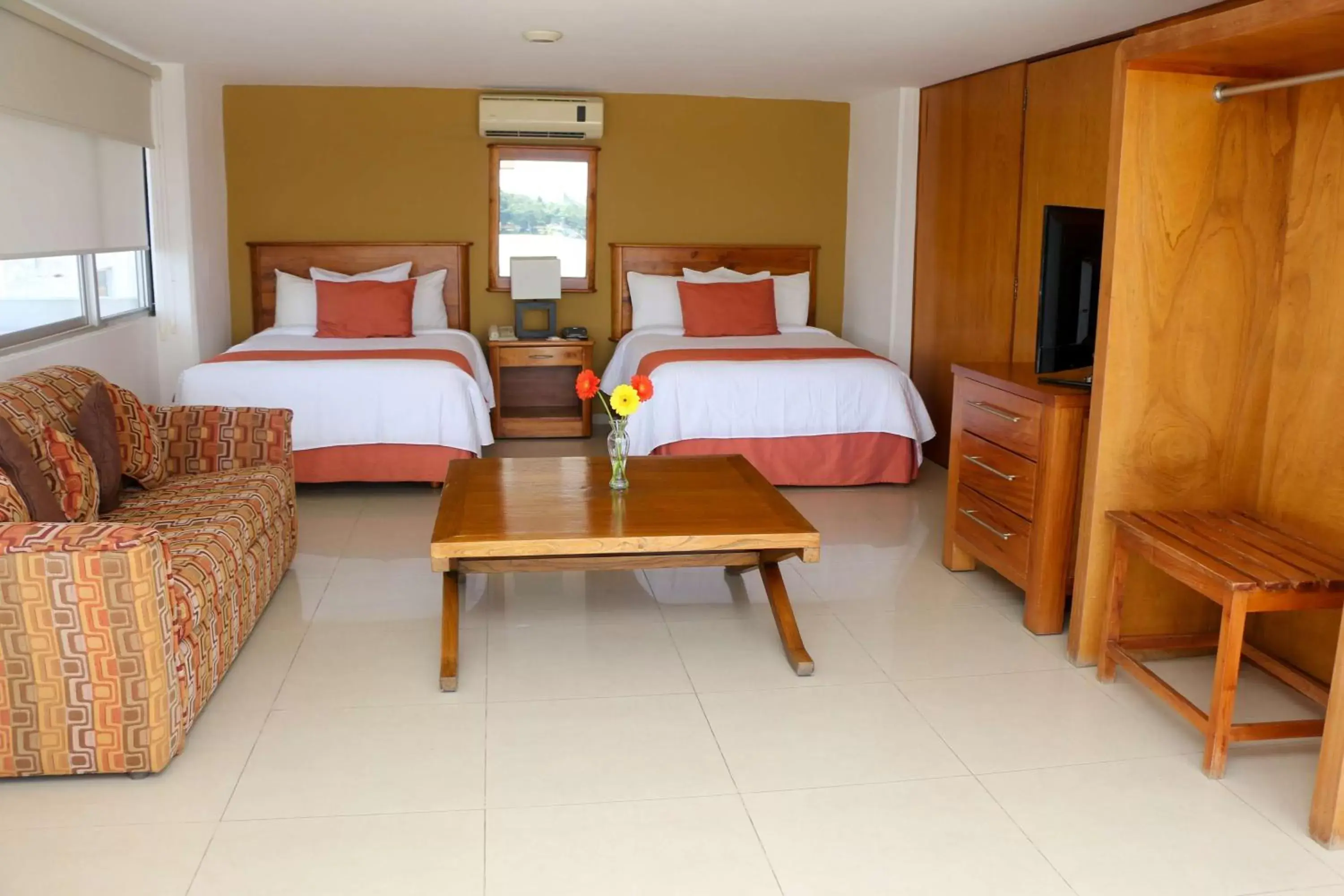 Photo of the whole room, Bed in Best Western Riviera Tuxpan Photo of the whole room, Bed in Best Western Riviera Tuxpan