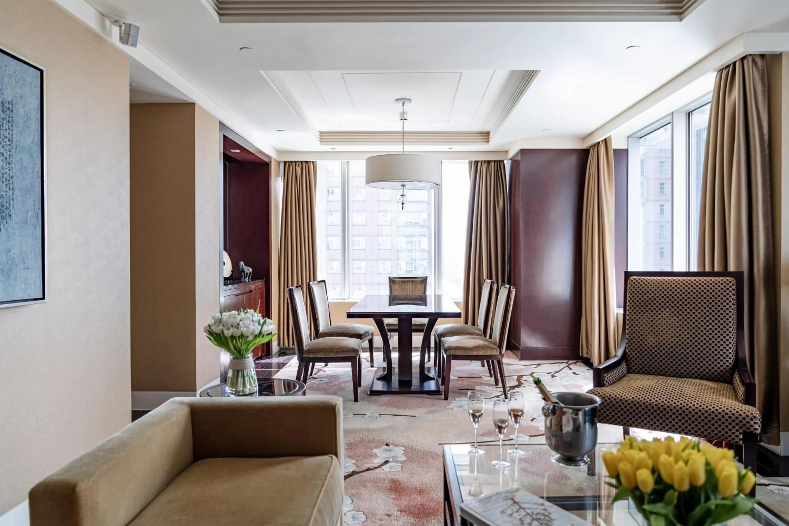 Living room in Four Seasons Hotel Beijing