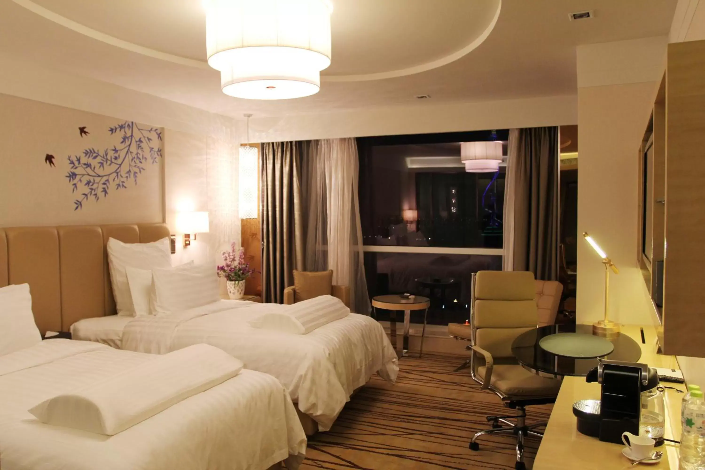 Superior Twin Room in Pullman Linyi Lushang
