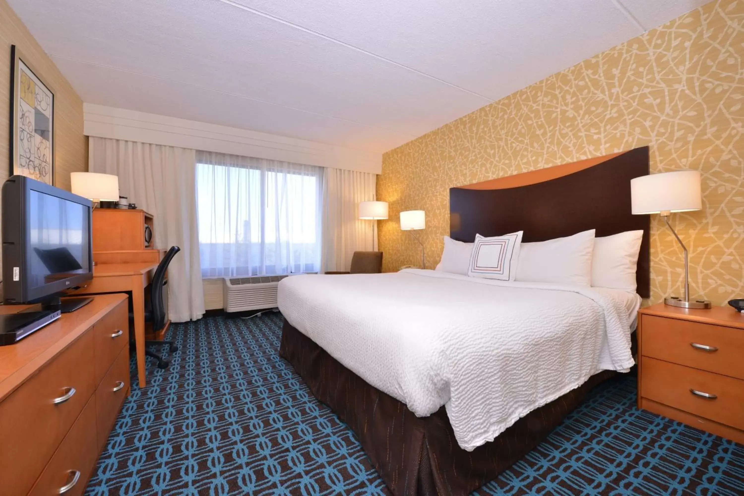 Photo of the whole room, Bed in Fairfield by Marriott Rochester Henrietta/University Area