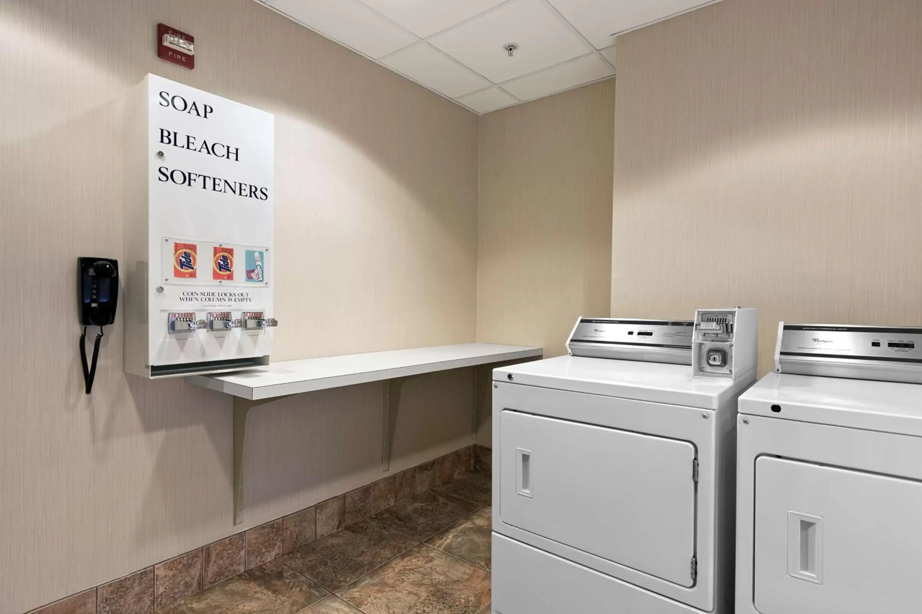 Property building in Hampton Inn Statesville Property building in Hampton Inn Statesville