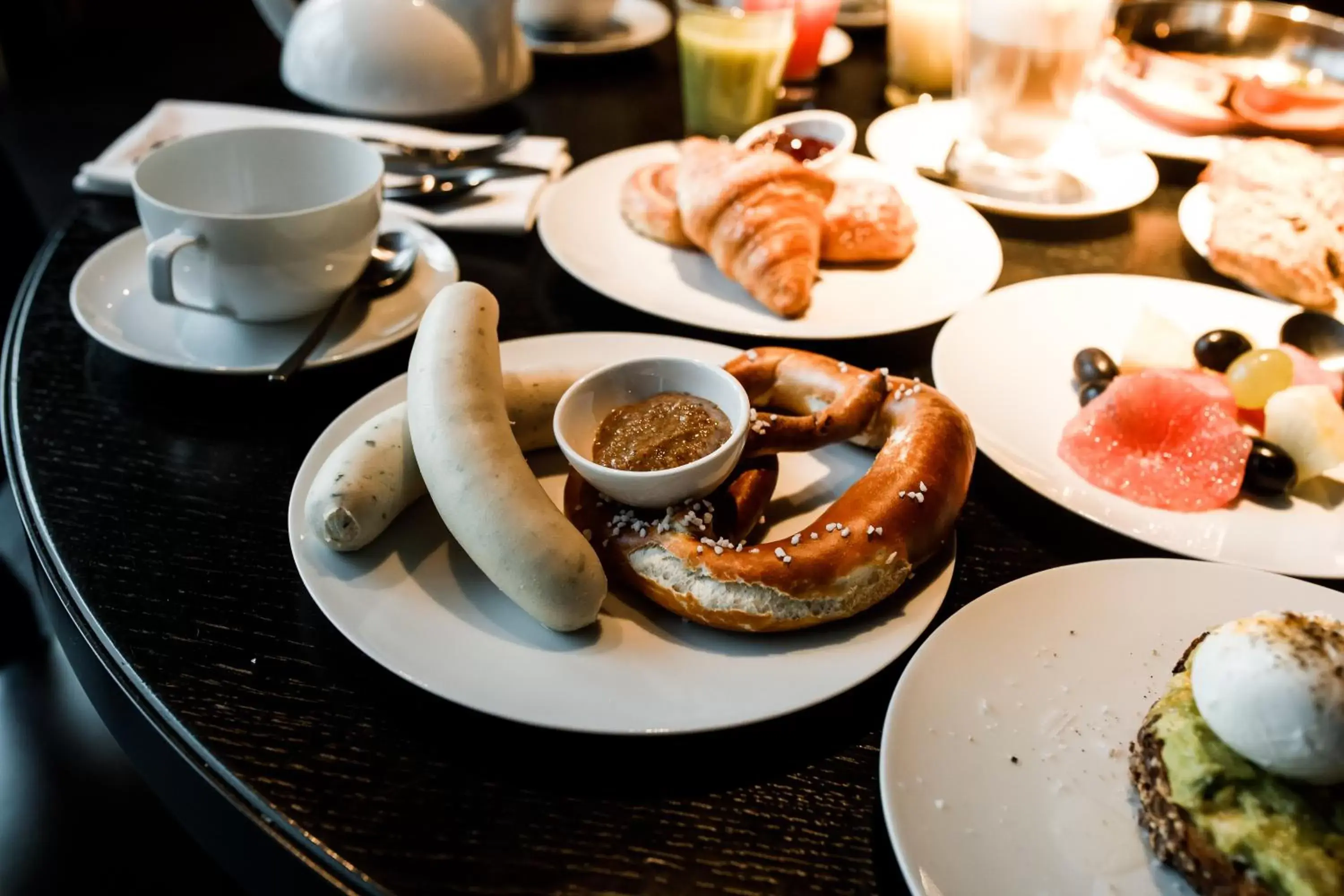 Breakfast in Roomers Munich, Autograph Collection